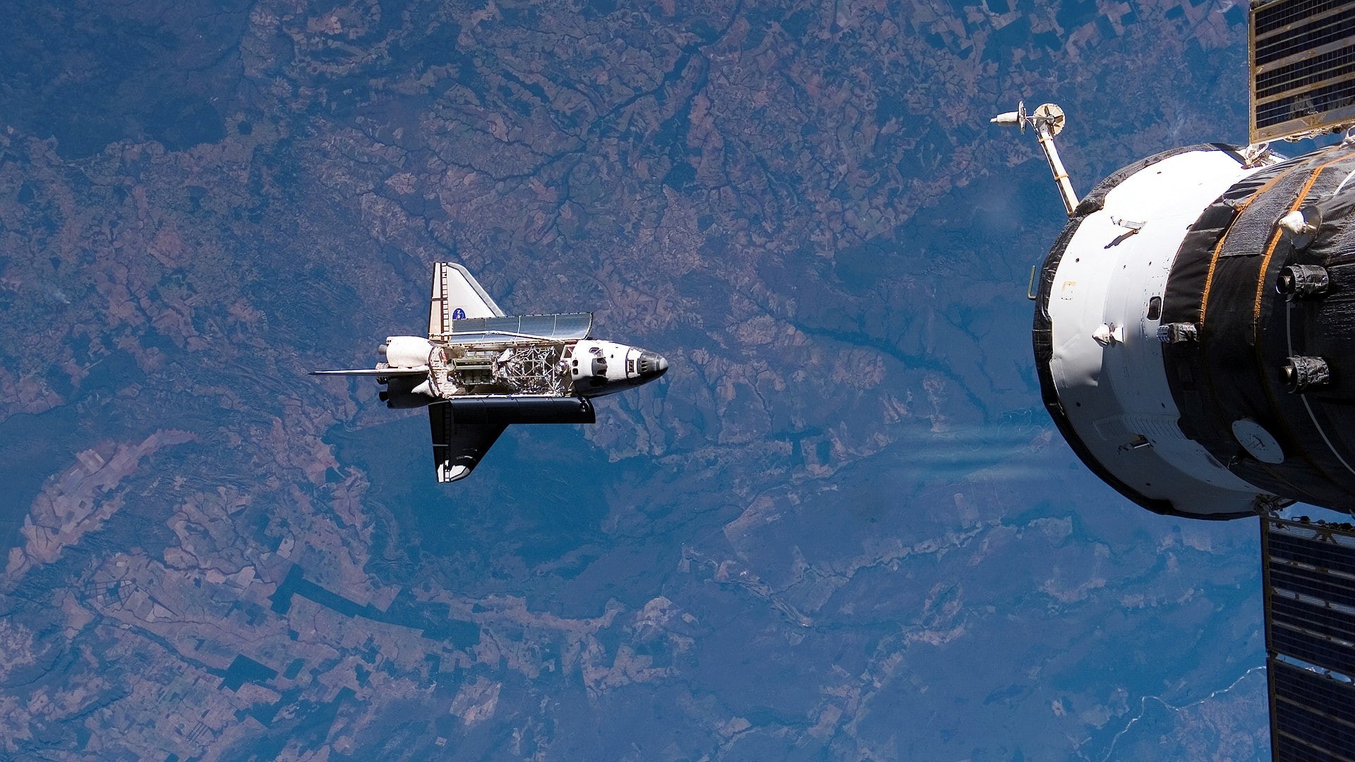 sea, air vehicle, outdoors, airplane, nature, NASA, transportation, space shuttle, freight transportation, army, plane, military, Orbital Stations, mid-air, HD Wallpaper