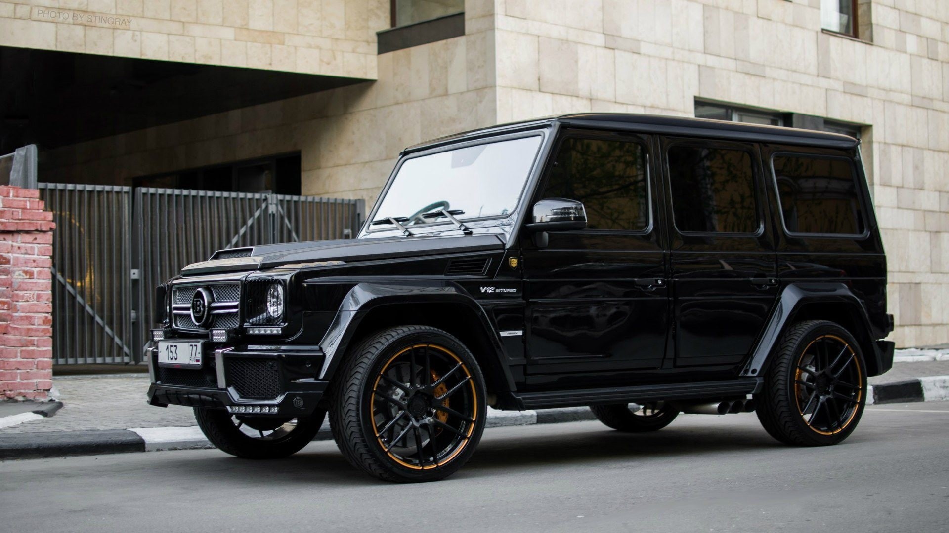 day, city, parking, 1080P, street, land vehicle, building, retro styled, stationary, gelandewagen, no people, g 63, transportation, road, side view, car, HD Wallpaper