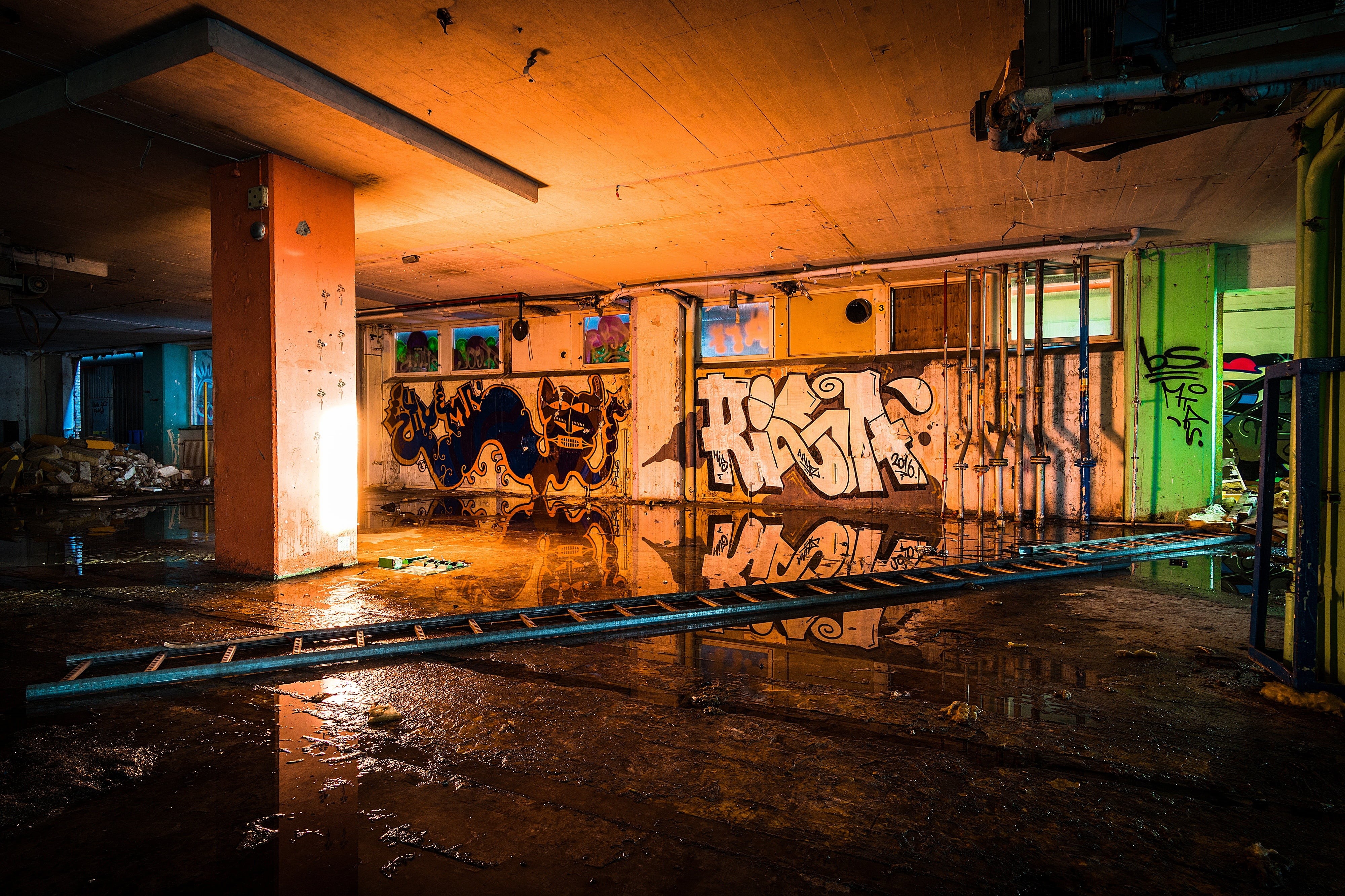industrial, mirror, paint, building, graffiti, communication, space, pavement, art, no people, city, apart, wall, street art, reflection, floor, illuminated, HD Wallpaper