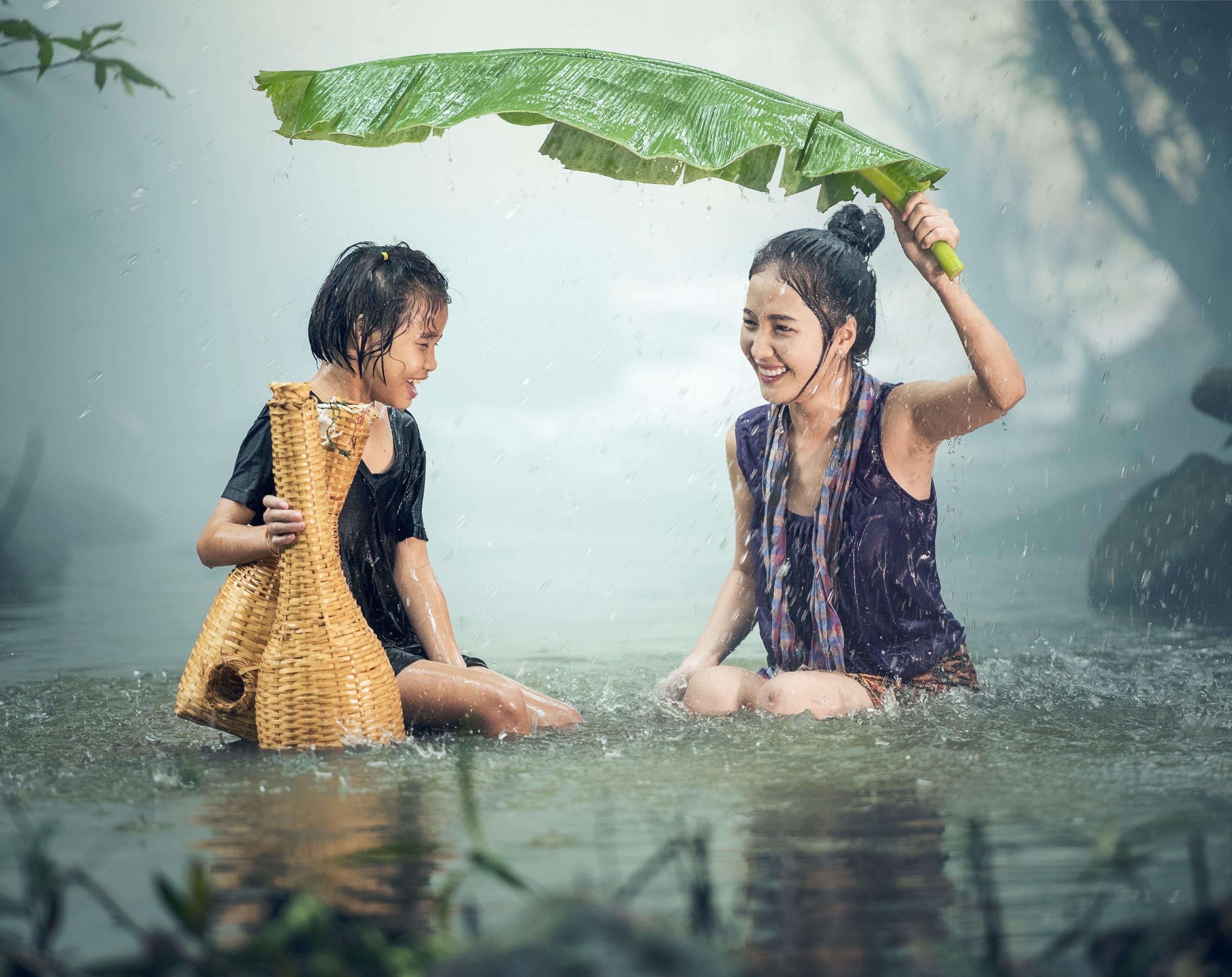 two people, Bath, black, leisure activity, Vacation, Leaf, visit, childhood, happiness, People, Young, Girls, Thailand, s, Tropical, waterfront, 2K, Photography, HD Wallpaper