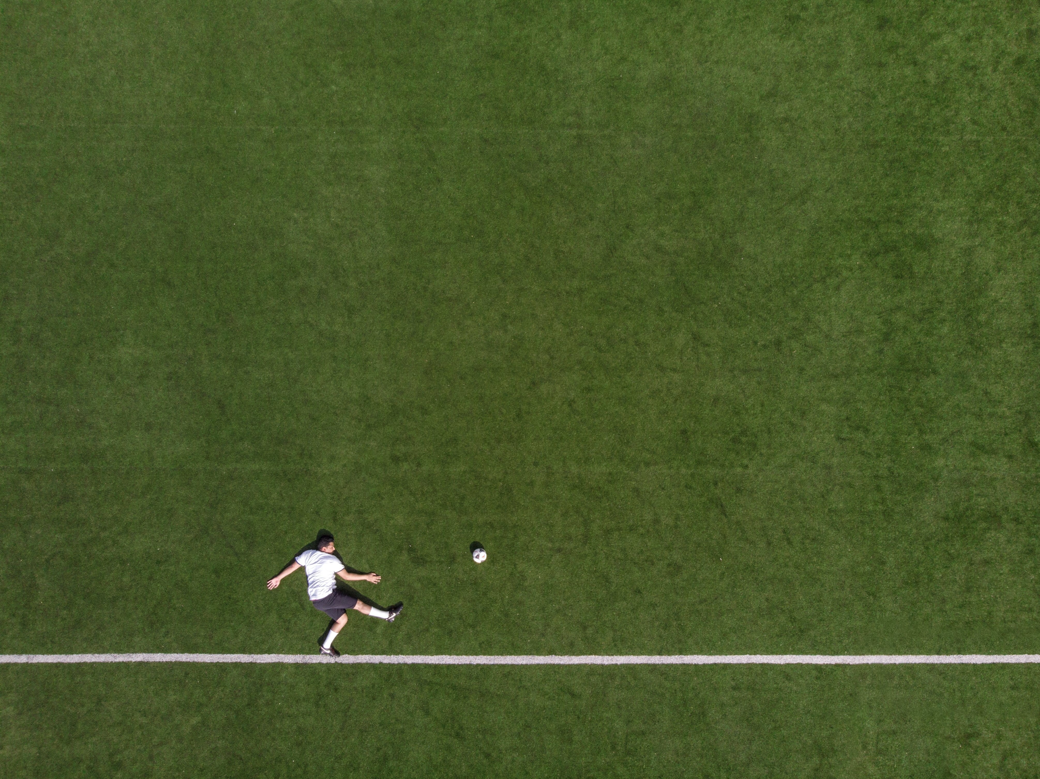 stadium, striker, clothing, soccer, league, goal, field, stunning, directly above, green color, athletic, skill, adversary, play, against, adult, acrobatic, HD Wallpaper