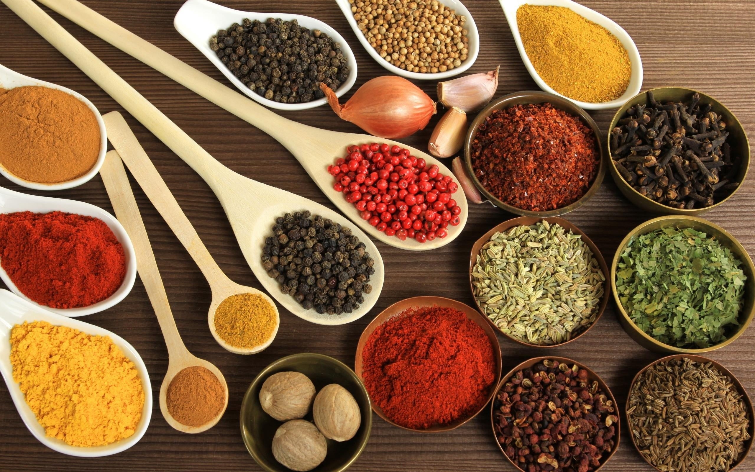spice, pepper, ground - Culinary, directly above, anise, turmeric, bowl, choice, crockery, spices, backgrounds, organic, nutmeg, wood - Material, fennel, HD Wallpaper