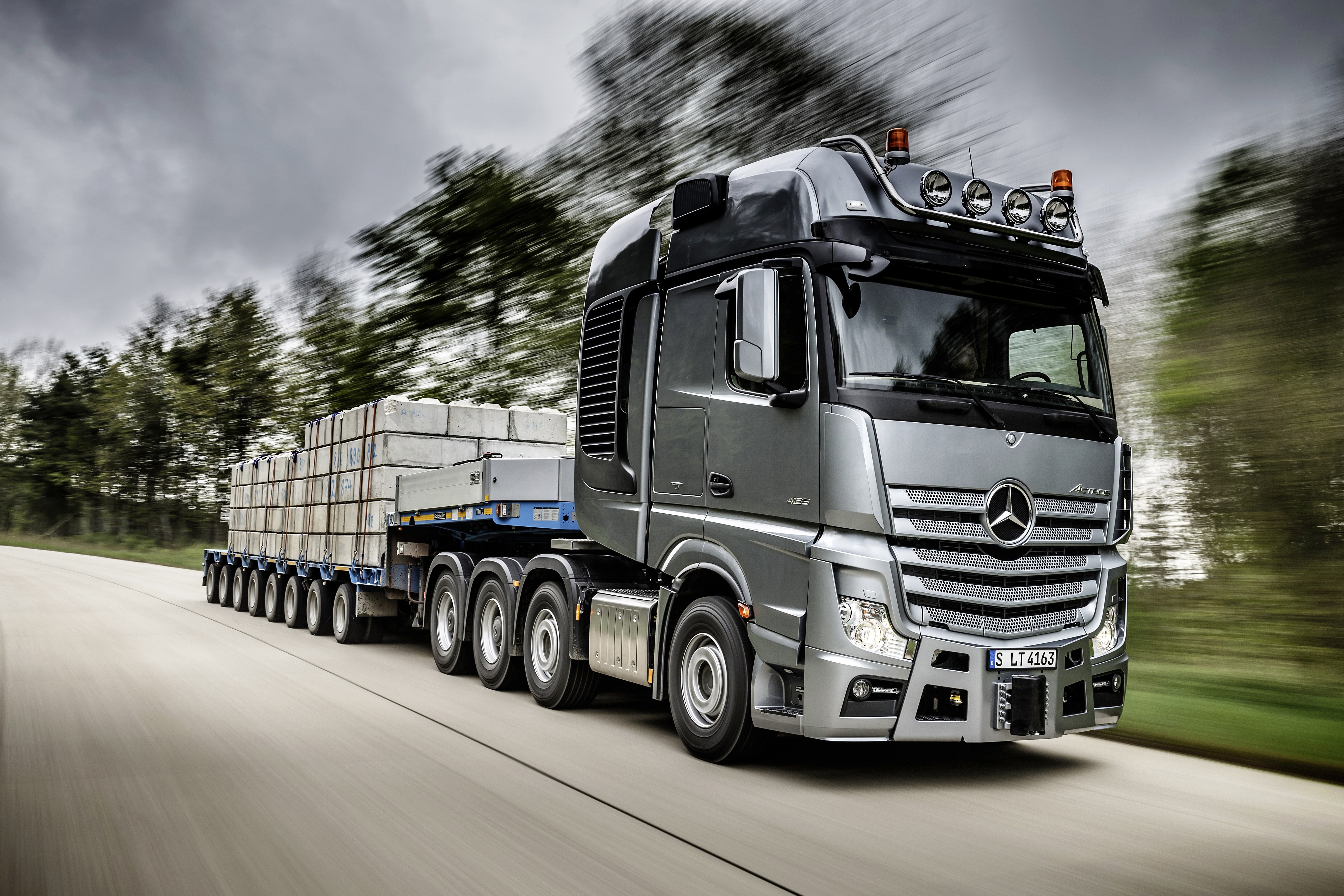 movement, transportation, machinery, vehicle Trailer, sky, shipping, highway, outdoors, industry, semi, driving, Mercedes, day, speed, silver colored, heavy, HD Wallpaper