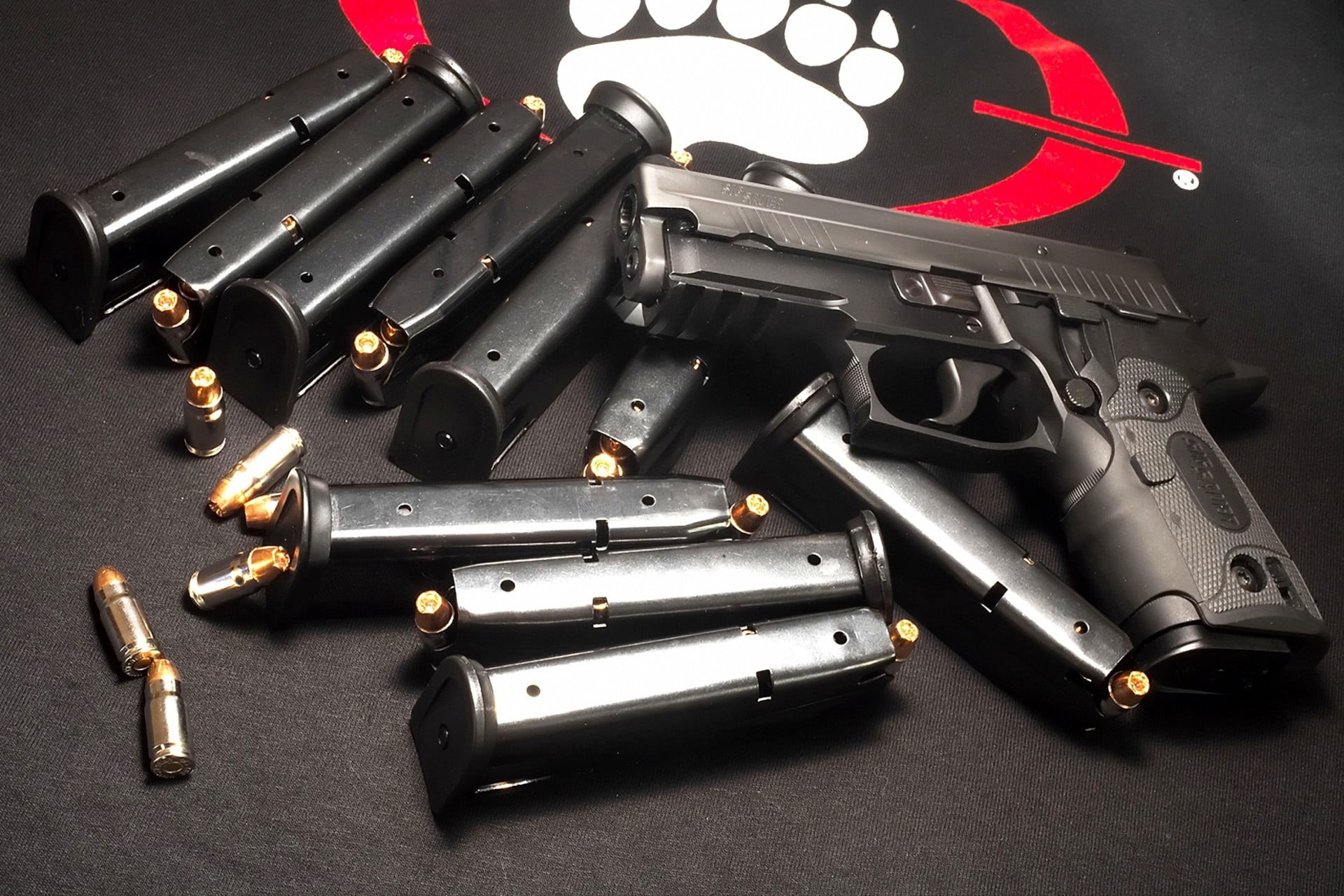 indoors, violence, law, government, automatic, communication, gun, security, semi, crime, still life, 1080P, aggression, weapon, ammunition, social issues, HD Wallpaper