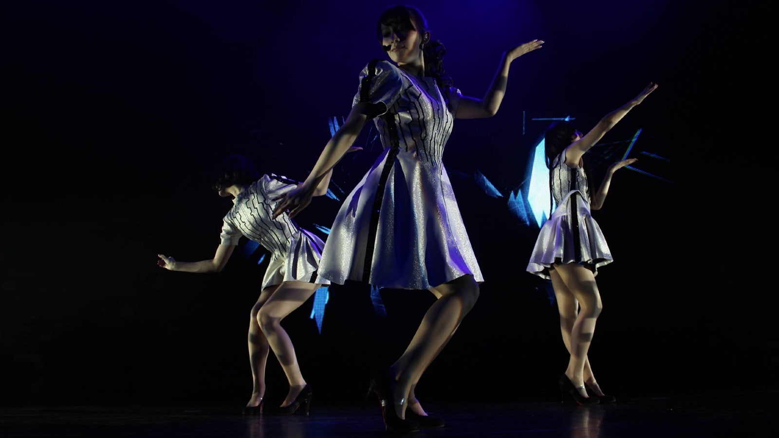 people, performing arts event, 720P, performance, costumes, J-pop, stage, stage - performance space, women, group of people, skill, indoors, adult, arts culture and entertainment, HD Wallpaper