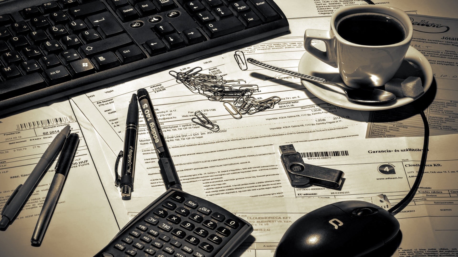 drink, computer mouse, coffee - drink, coffee cup, business, compaq, table, mug, crockery, computer equipment, 3D desktop, 1080P, computer keyboard, corded, HD Wallpaper