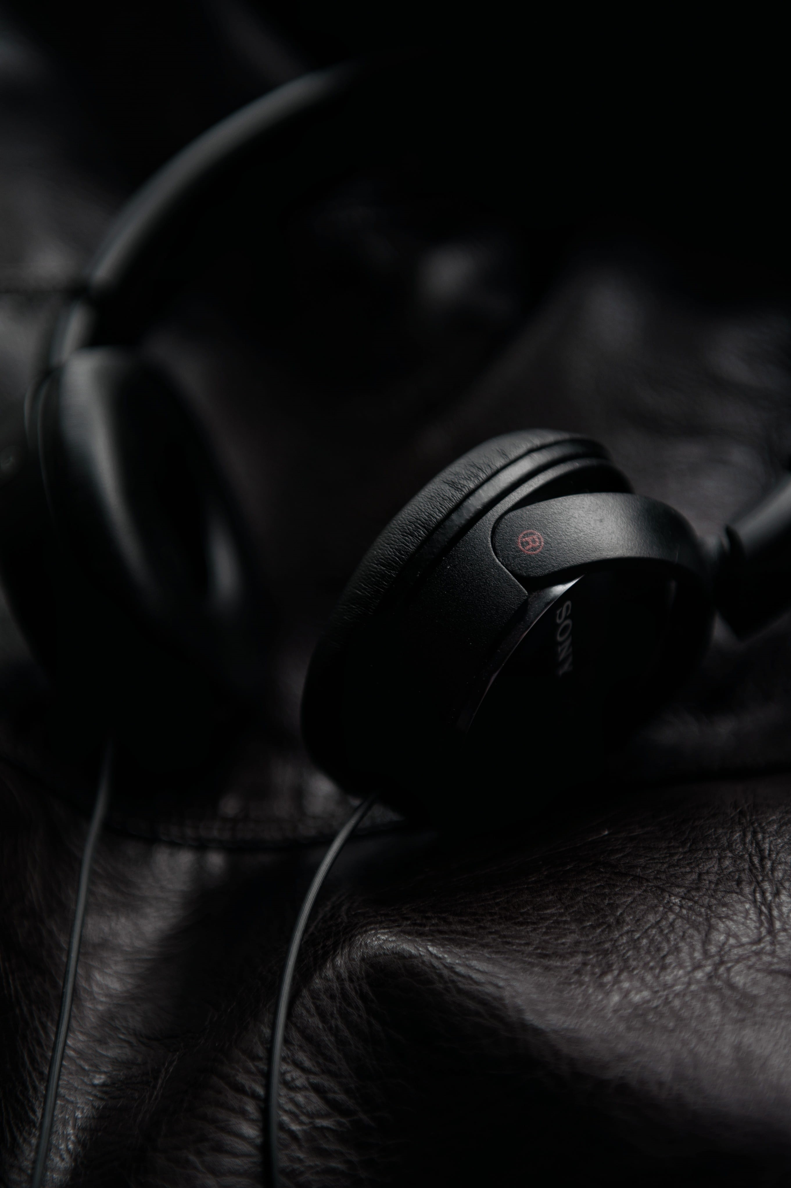 close-up, black color, one person, land vehicle, black, car, technology, sony, protection, leather, music, motor vehicle, transportation, human body part, Phone HD Wallpaper