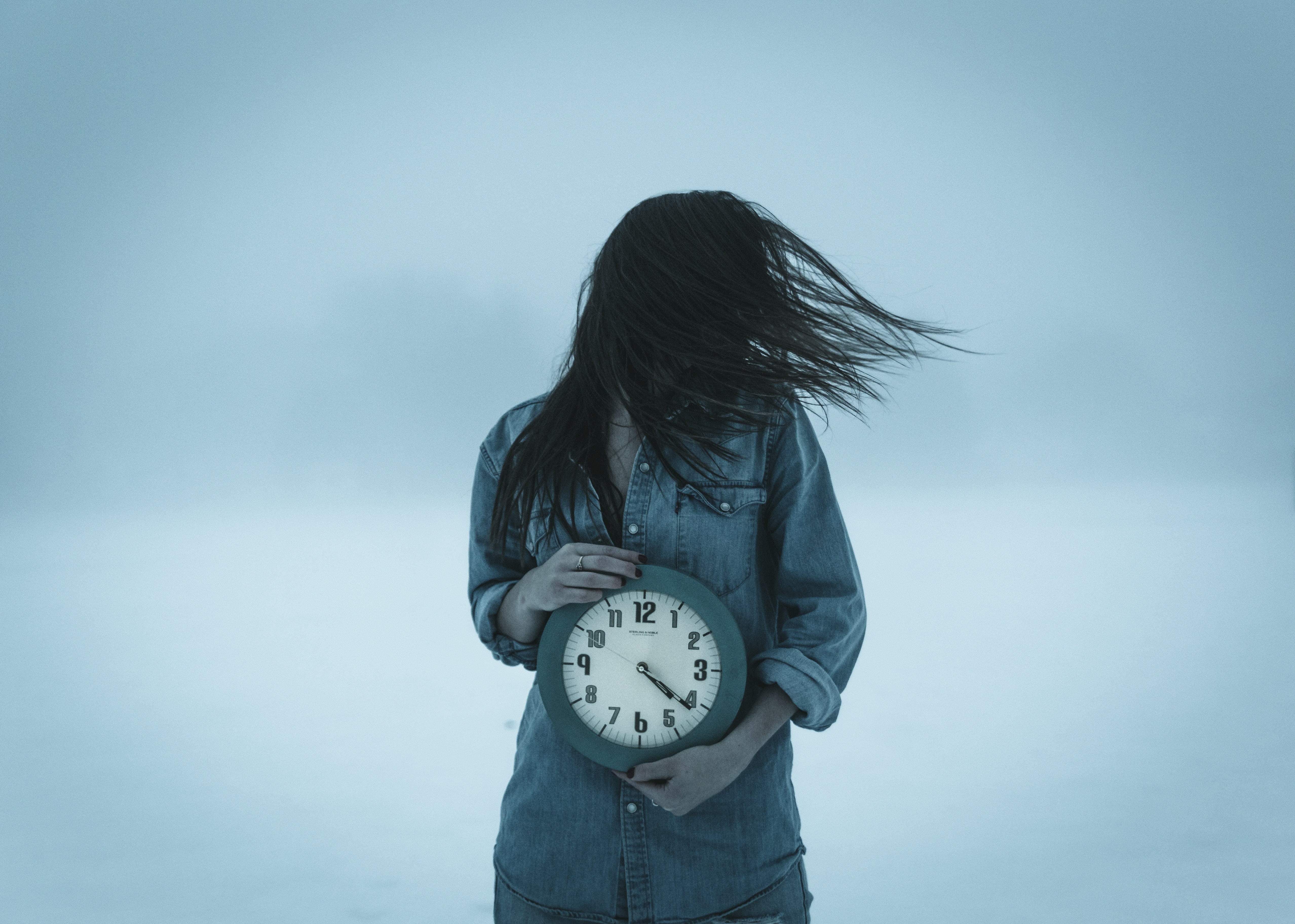 black hair, alarm Clock, hair, 4K, human Face, casual clothing, one Person, nature, hairstyle, young Women, time, urgency, beauty, focus on foreground, HD Wallpaper