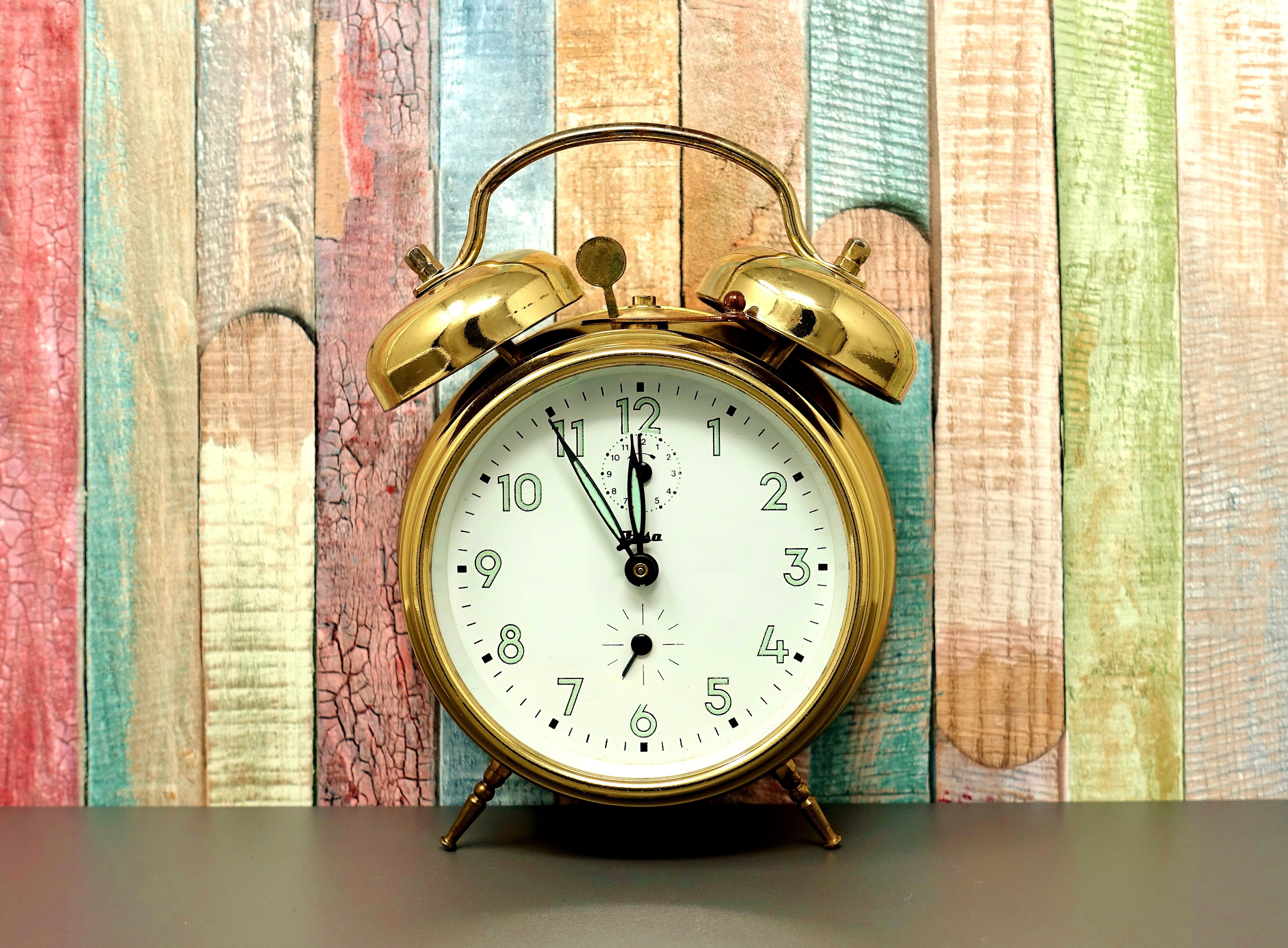 alarm, retro styled, clock face, time of, number, ring the bell, time for a change, deadline, 4K, hours, the eleventh hour, bell, time indicating, single object, HD Wallpaper
