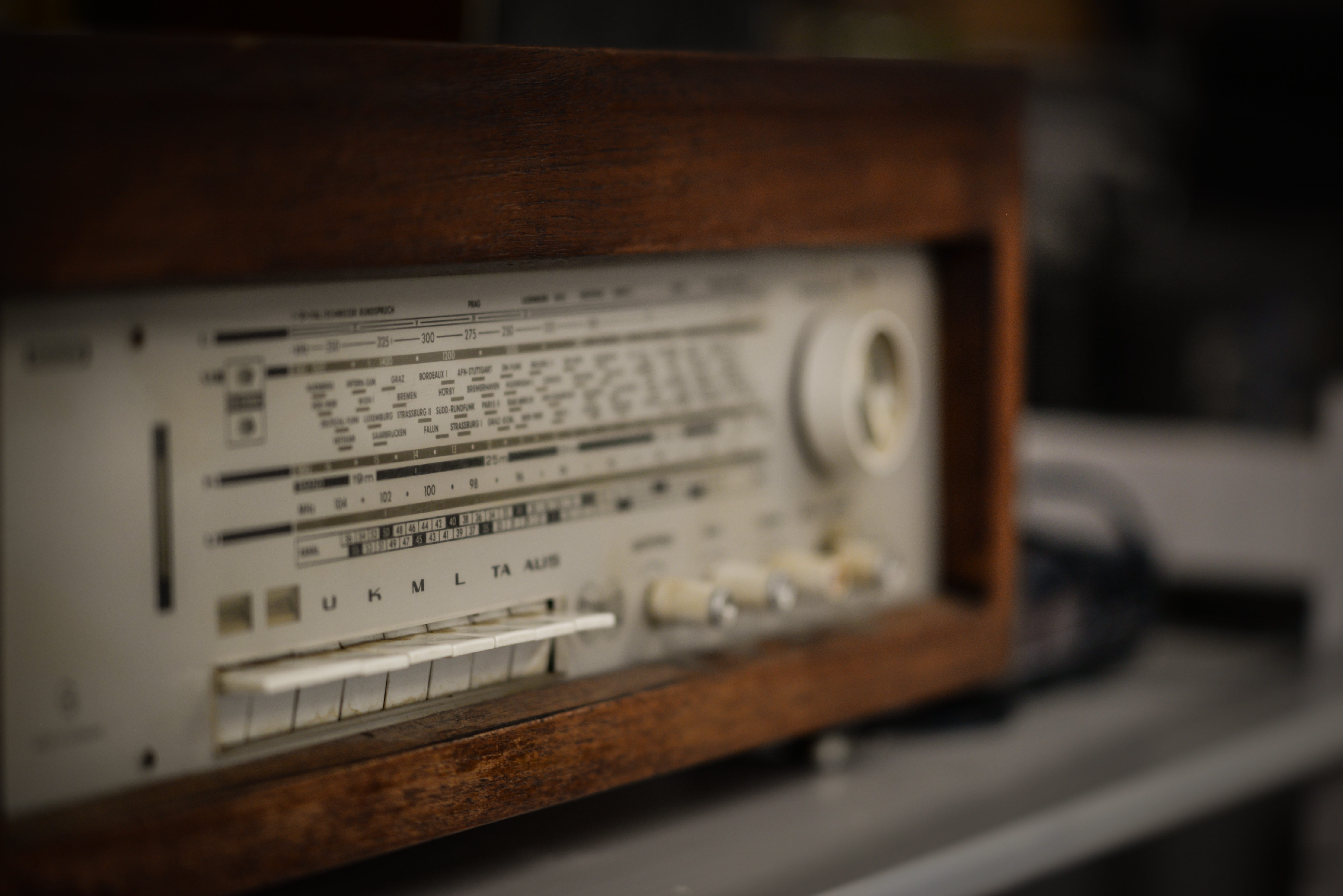 audio equipment, nostalgia, single object, communication, indoors, radio, sheet, classic, analog, history, receiver, old, broadcast, retro, entertainment, HD Wallpaper