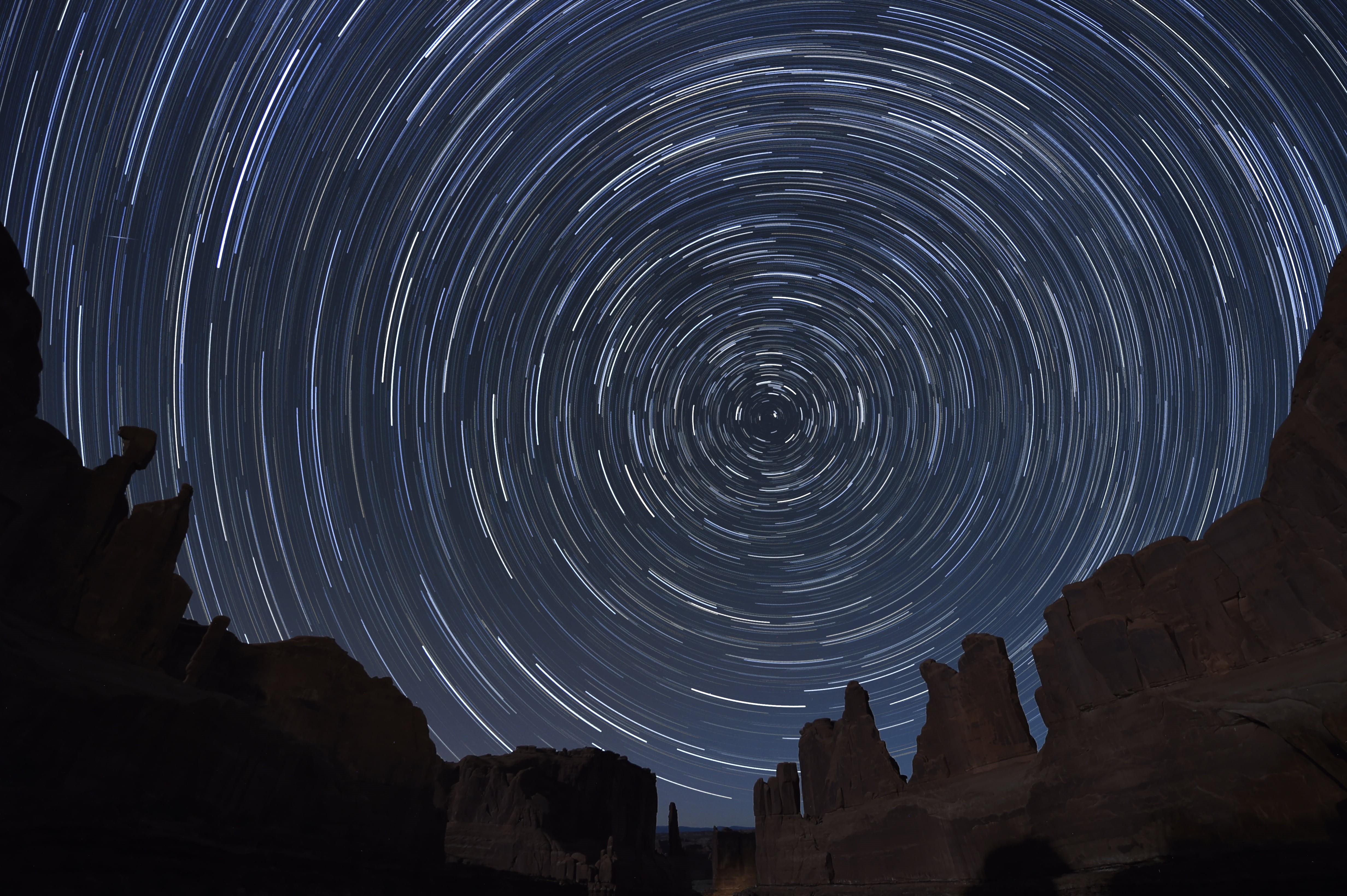 long exposure, night, formation, night sky, rock, rock formation, brown, photography, starry, dramatic night, 4K, time, clear, Utah, stars, Star Trails, HD Wallpaper