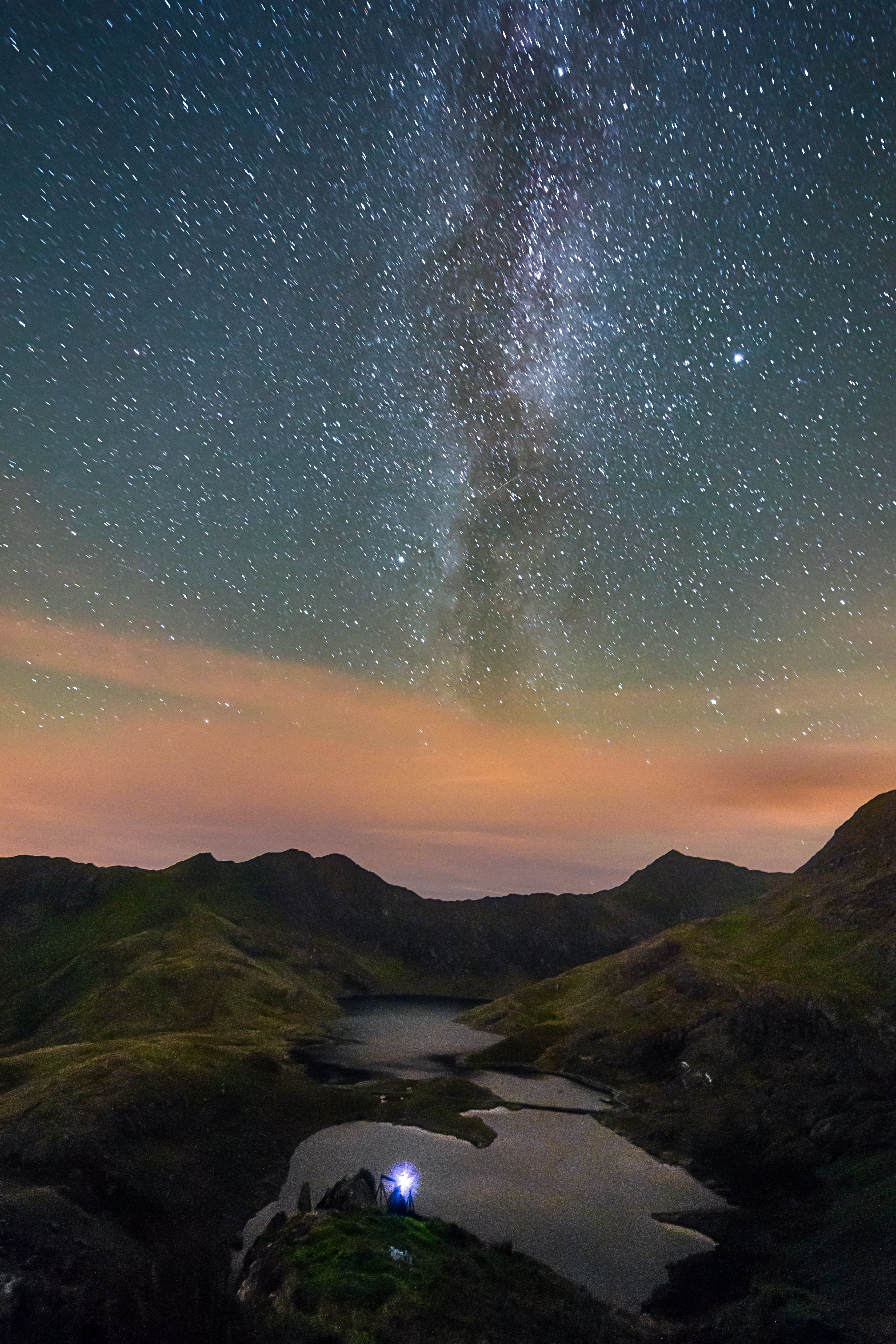 sky, UK, astrophotography, snowdonia, astro, Y LLiwedd, aurora borealis, astrophotographer, national, space, Wales, in the life, hiking, constellation, Phone HD Wallpaper