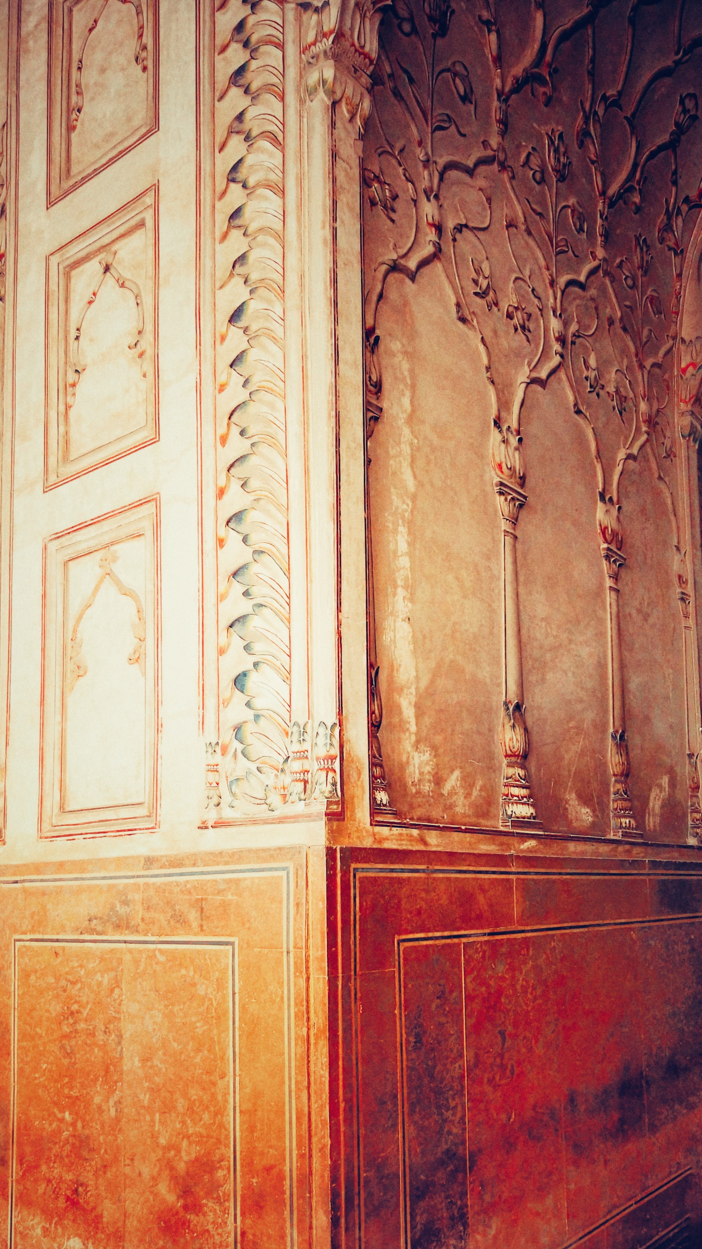 religion, old, architecture, day, wall - building feature, art and craft, ceiling, wall, the past, 4K, mosque, frame, lahore, built structure, badshahi mosque, Phone HD Wallpaper