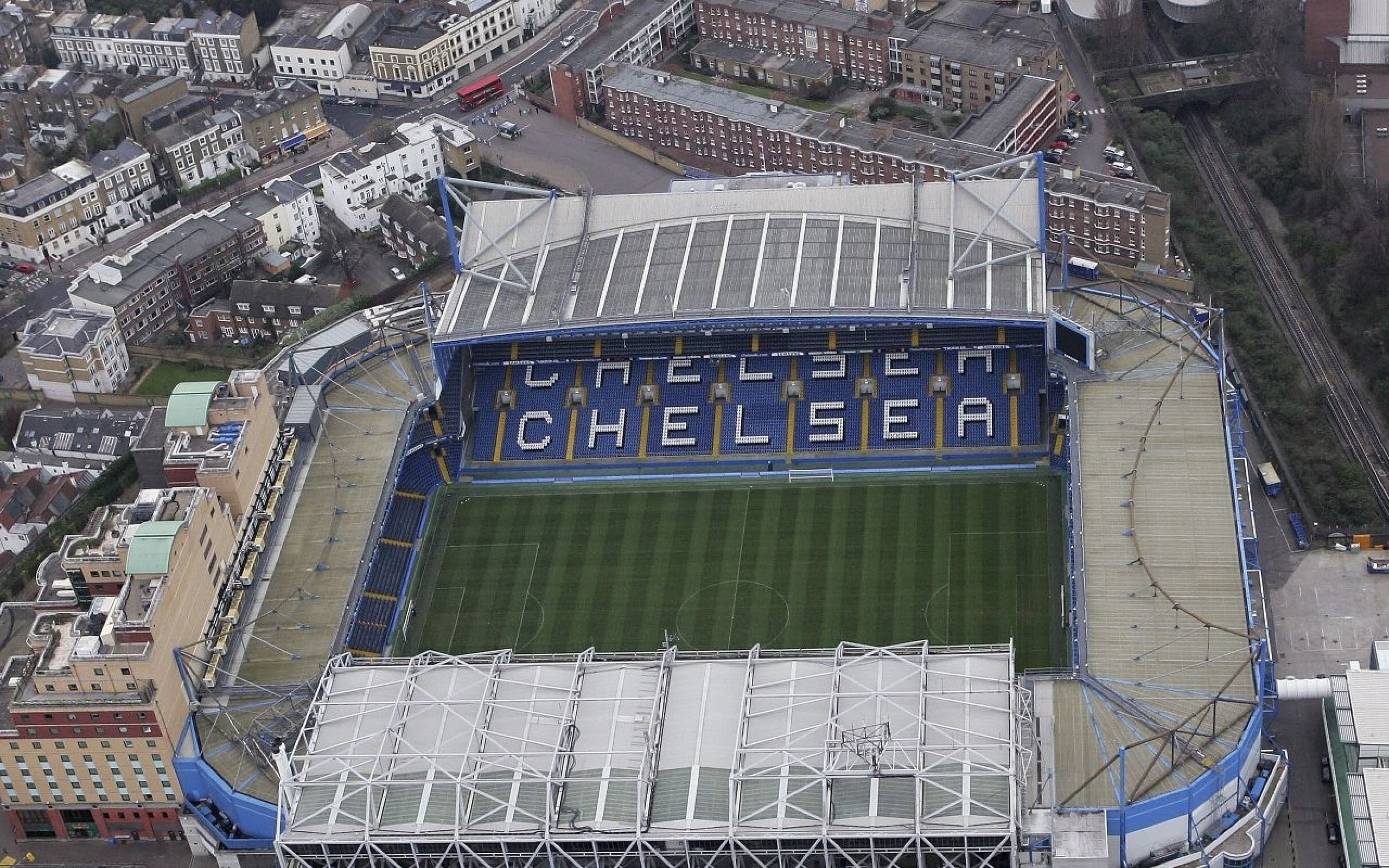 Chelsea FC, city, 2K, nature, building, road, mode of transportation, motor vehicle, day, architecture, high angle view, car, no people, sport, stadium, HD Wallpaper