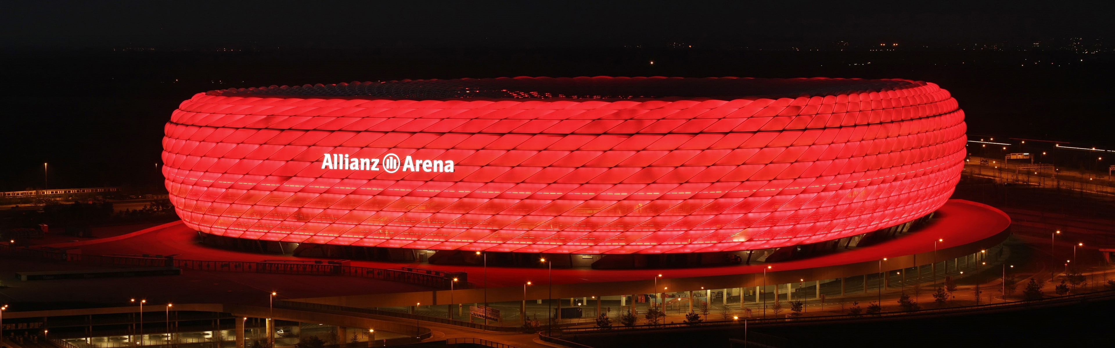 no people, western script, 4K, communication, outdoors, Stadium, red, Dual Monitors, city, Allianz Arena, arts culture and entertainment, Multiple Display, HD Wallpaper
