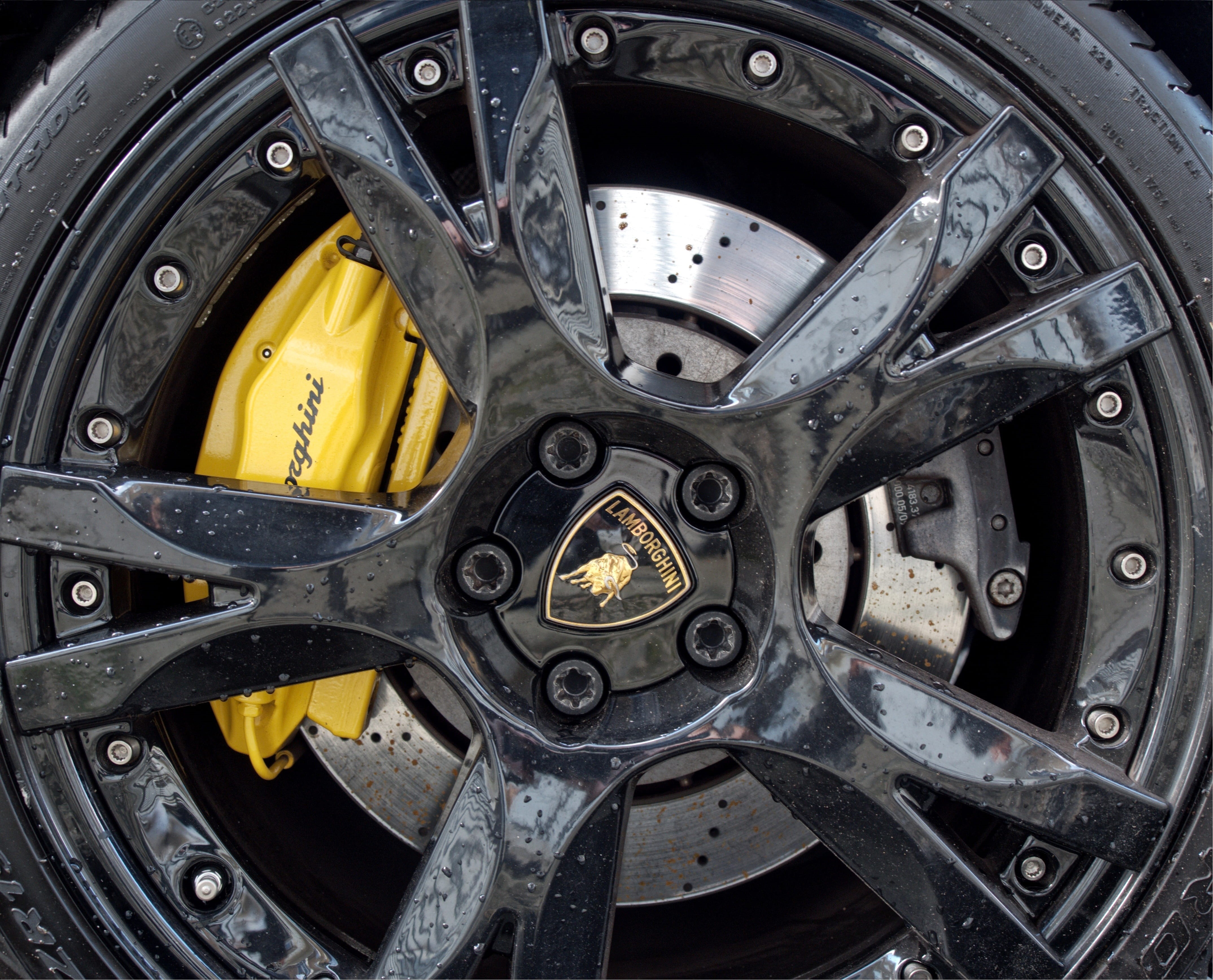 round, rim, tyre, metal, lambo, transportation, machinery, hub, marque, close-up, traction, car, 4K, indoors, fast, automobile, badge, wheel, no people, HD Wallpaper