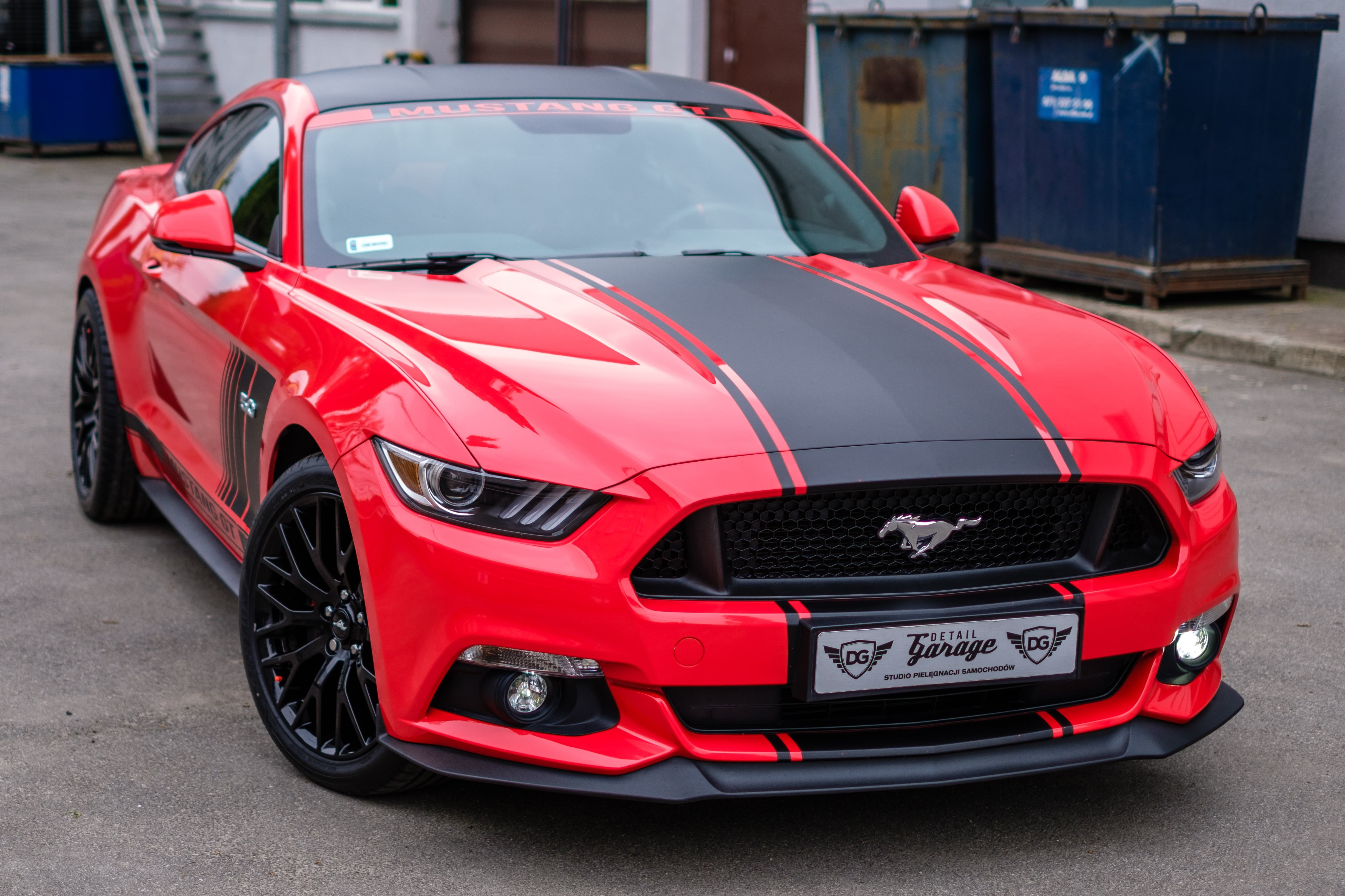 mode of transportation, motor vehicle, metal, luxury, sports car, stationary, automobile, street, elegant, sign, day, drive, new, 4K, retail, transport, HD Wallpaper