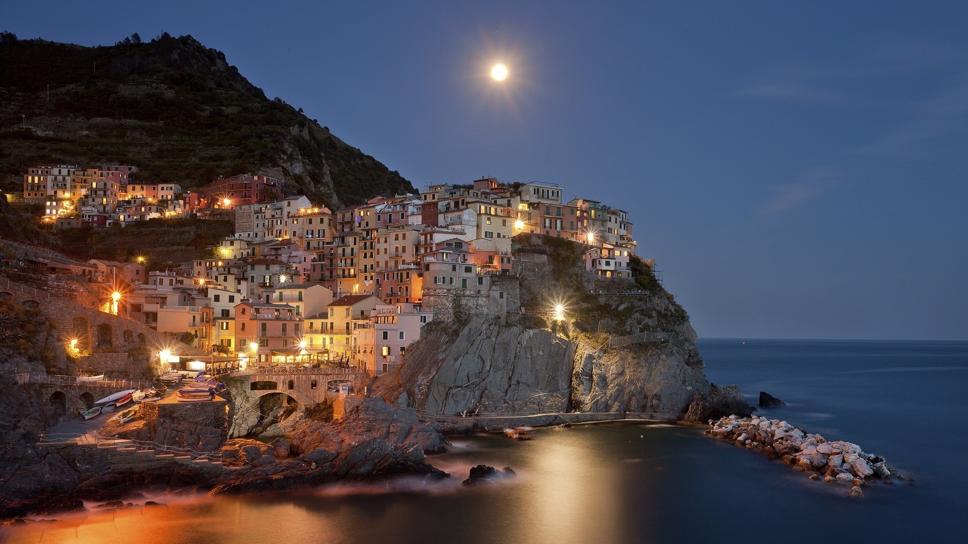 sea, concrete, building, nature, system, white, cityscape, beach, built structure, moonlight, houses, residential district, outdoors, horizon over water, HD Wallpaper
