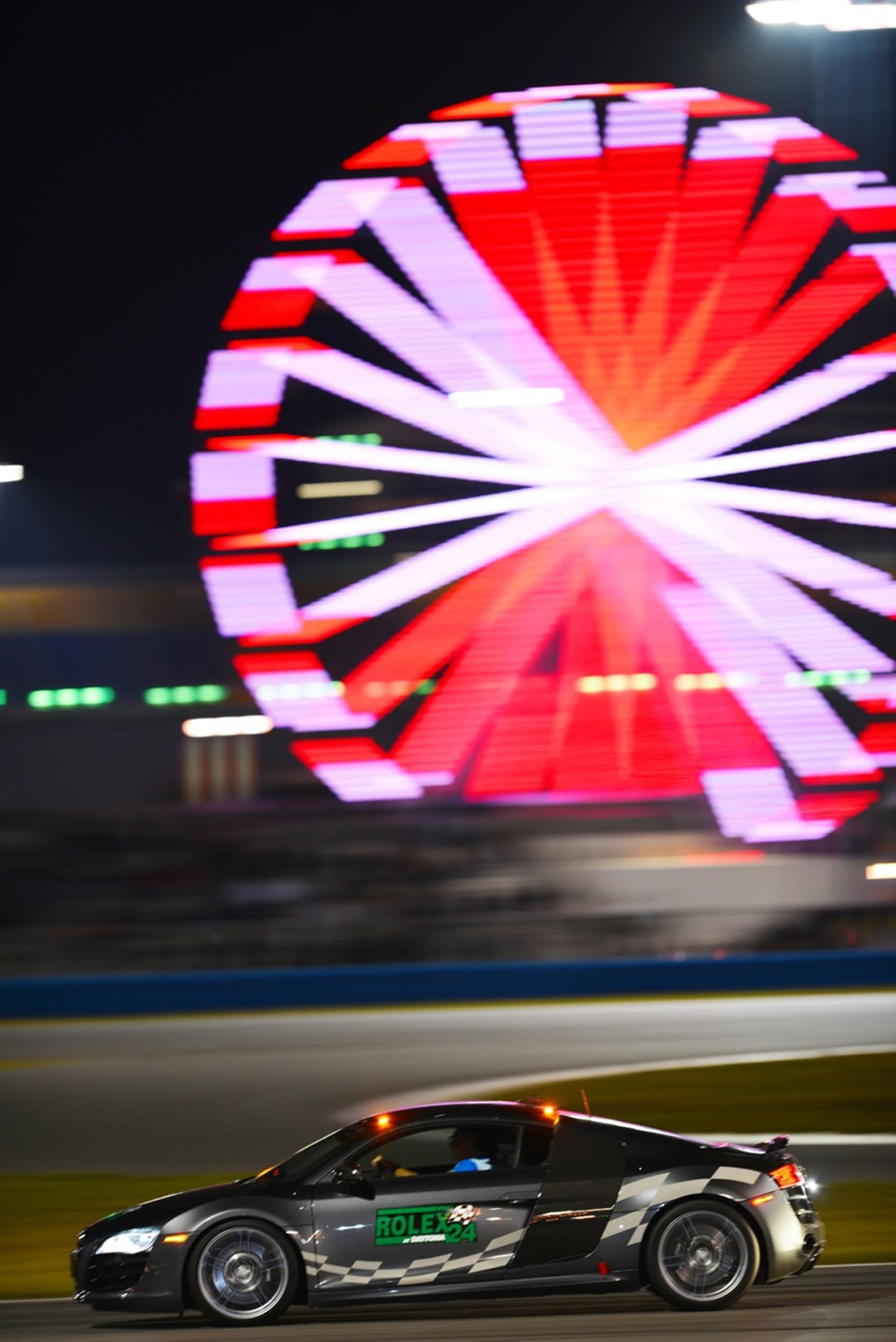 mode of transportation, architecture, car, driving, ferris wheel, blurred motion, audi, amusement park ride, city, 2K, bright, amusement park, outdoors, Phone HD Wallpaper