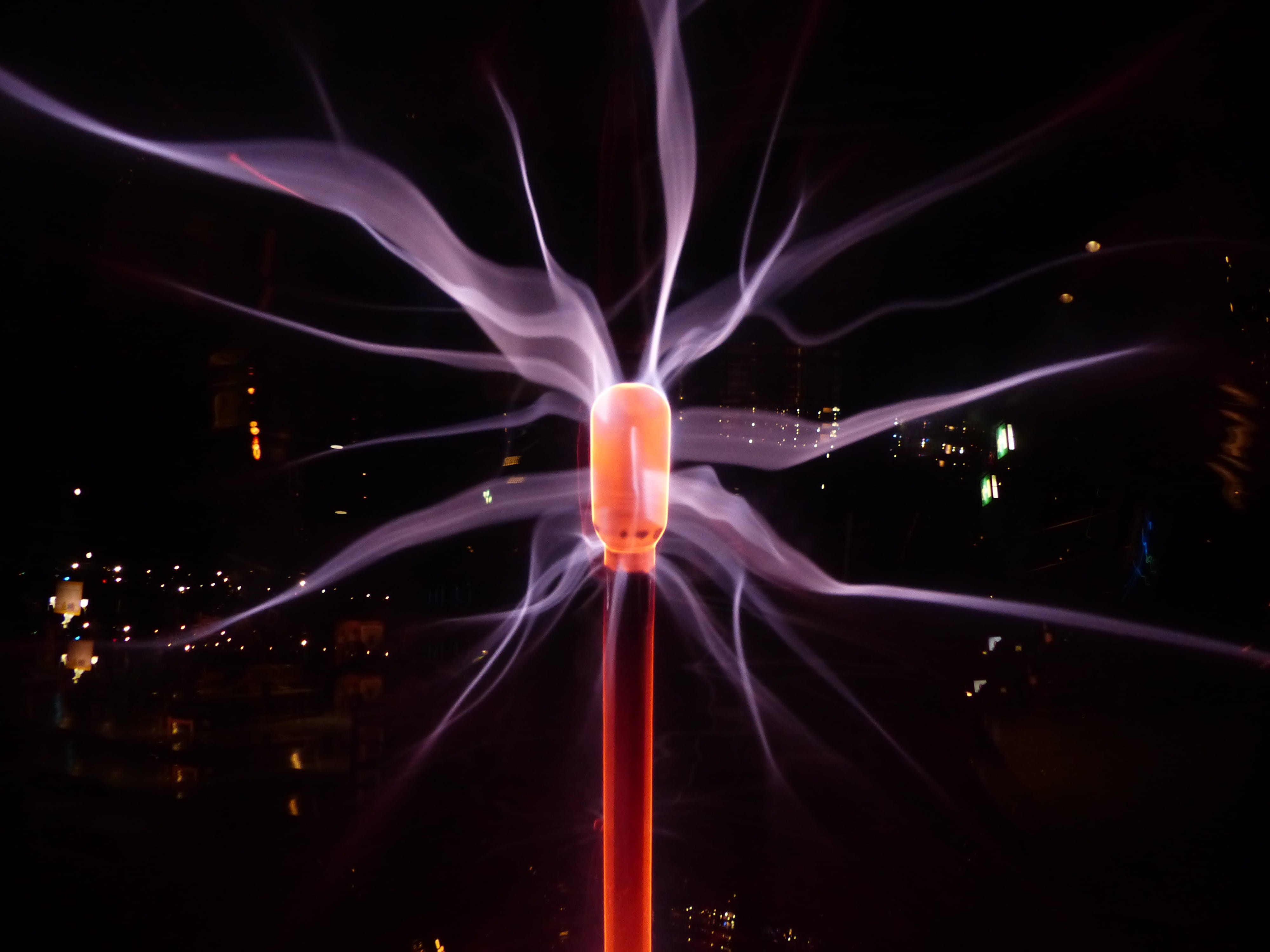 torch, electricity, Plasma Lamp, glowing, plasma sphere, built structure, event, nightlife, lighting equipment, light trail, inert gas entladungsröhre, HD Wallpaper