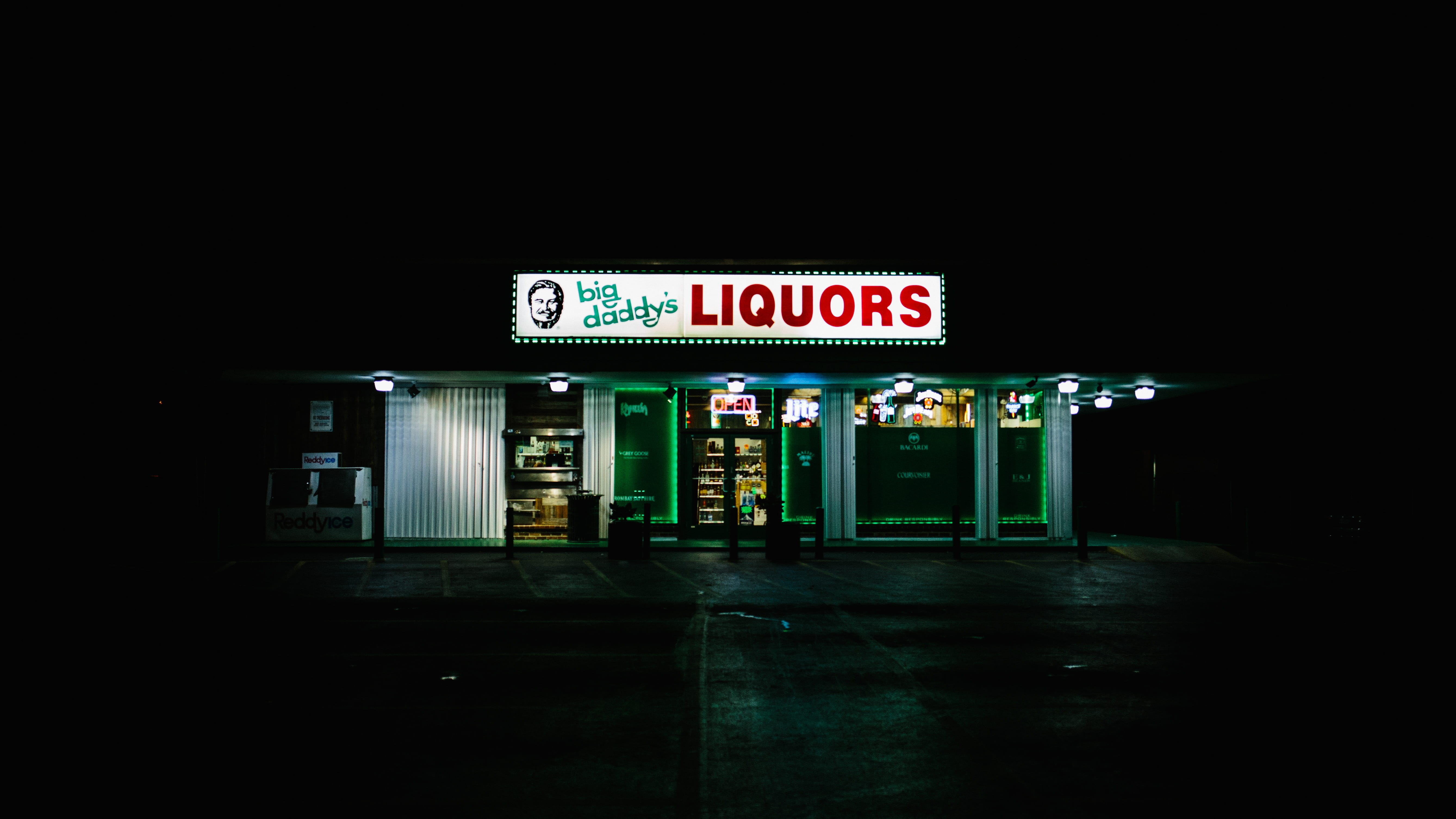 store, architecture, capital letter, commercial sign, city, communication, copy space, exposure, illuminated, nightcrawler, western script, big daddys liquors, HD Wallpaper