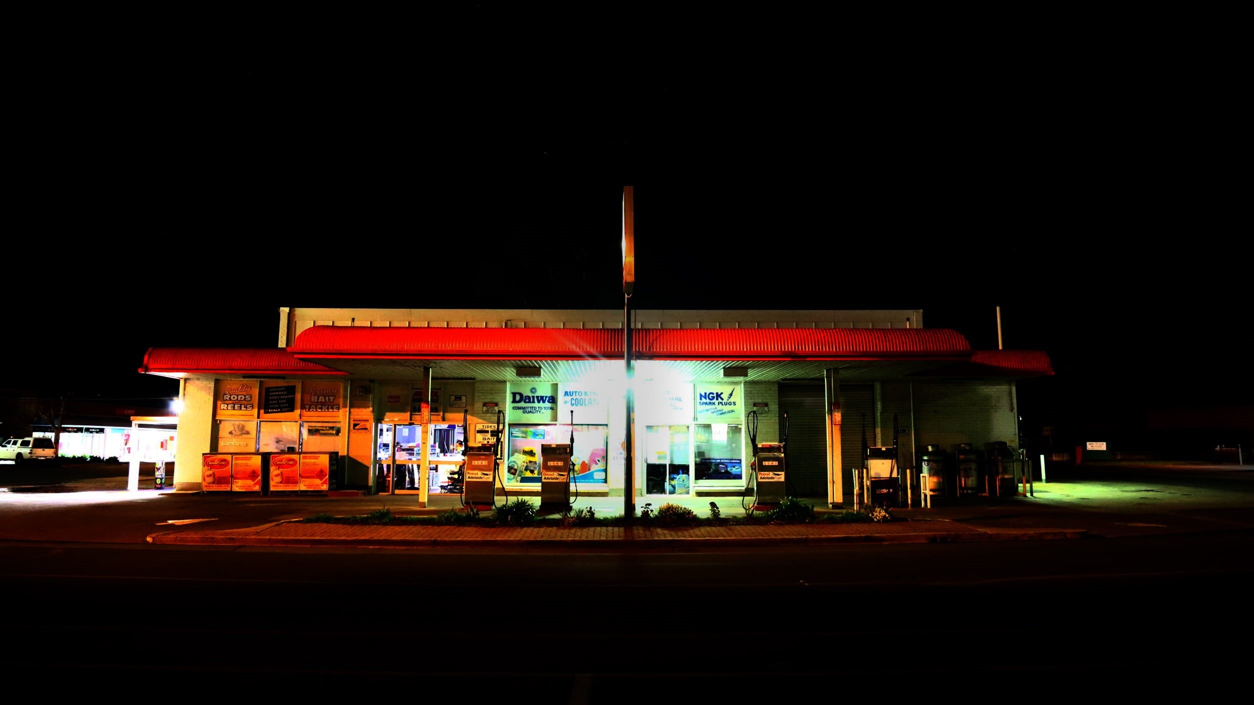 lighting equipment, dark, building, no people, fuel and power generation, city, outdoors, copy space, concrete, neon, illuminated, street, white, store, HD Wallpaper