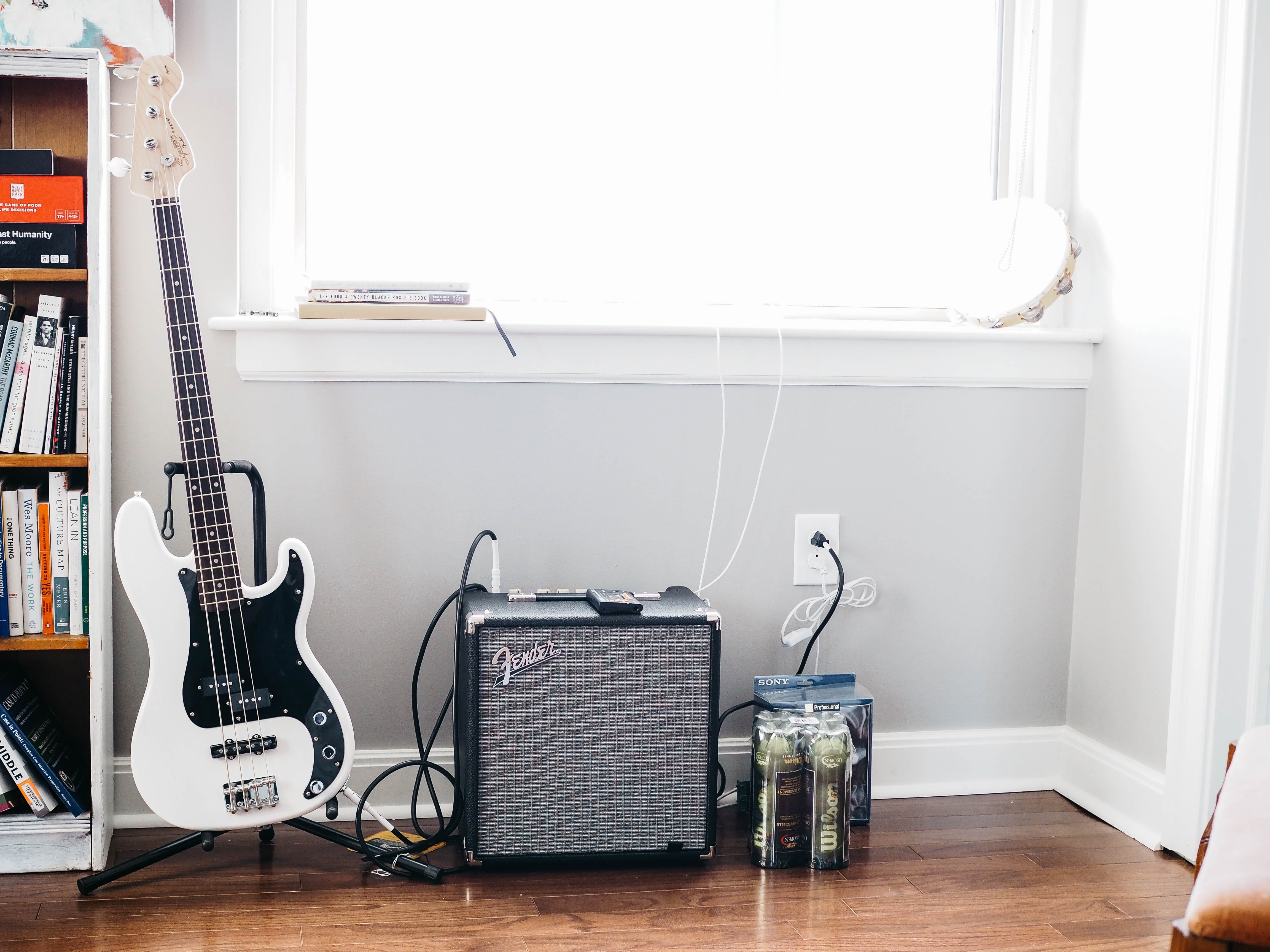 wall - building feature, musical instrument, flooring, room, arts culture and entertainment, black, music, amplifier, no people, stratocaster, workspace, HD Wallpaper