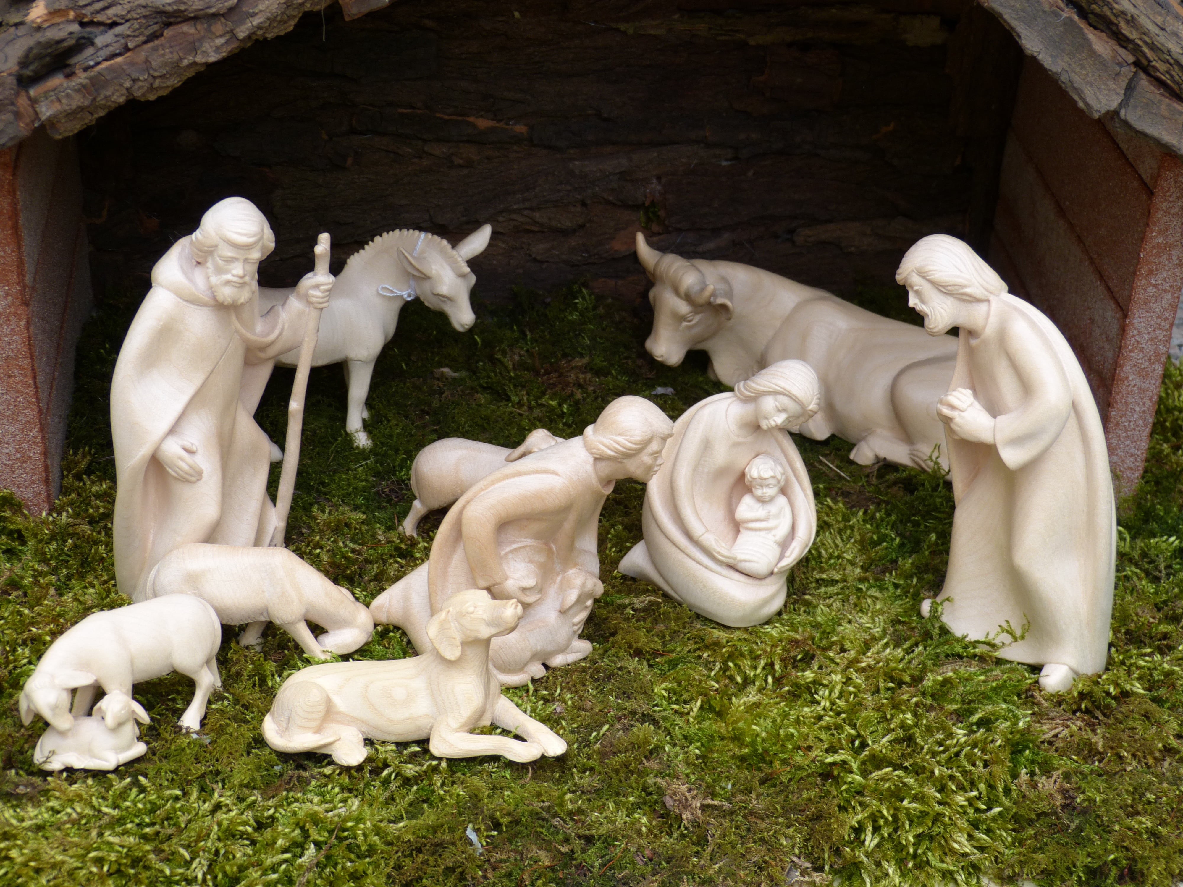 sheep, carving, plant, joseph, sculpture, figure, art and craft, set, nativity scene, maria, ox, donkey, shepherds, field, representation, child, jesus, HD Wallpaper