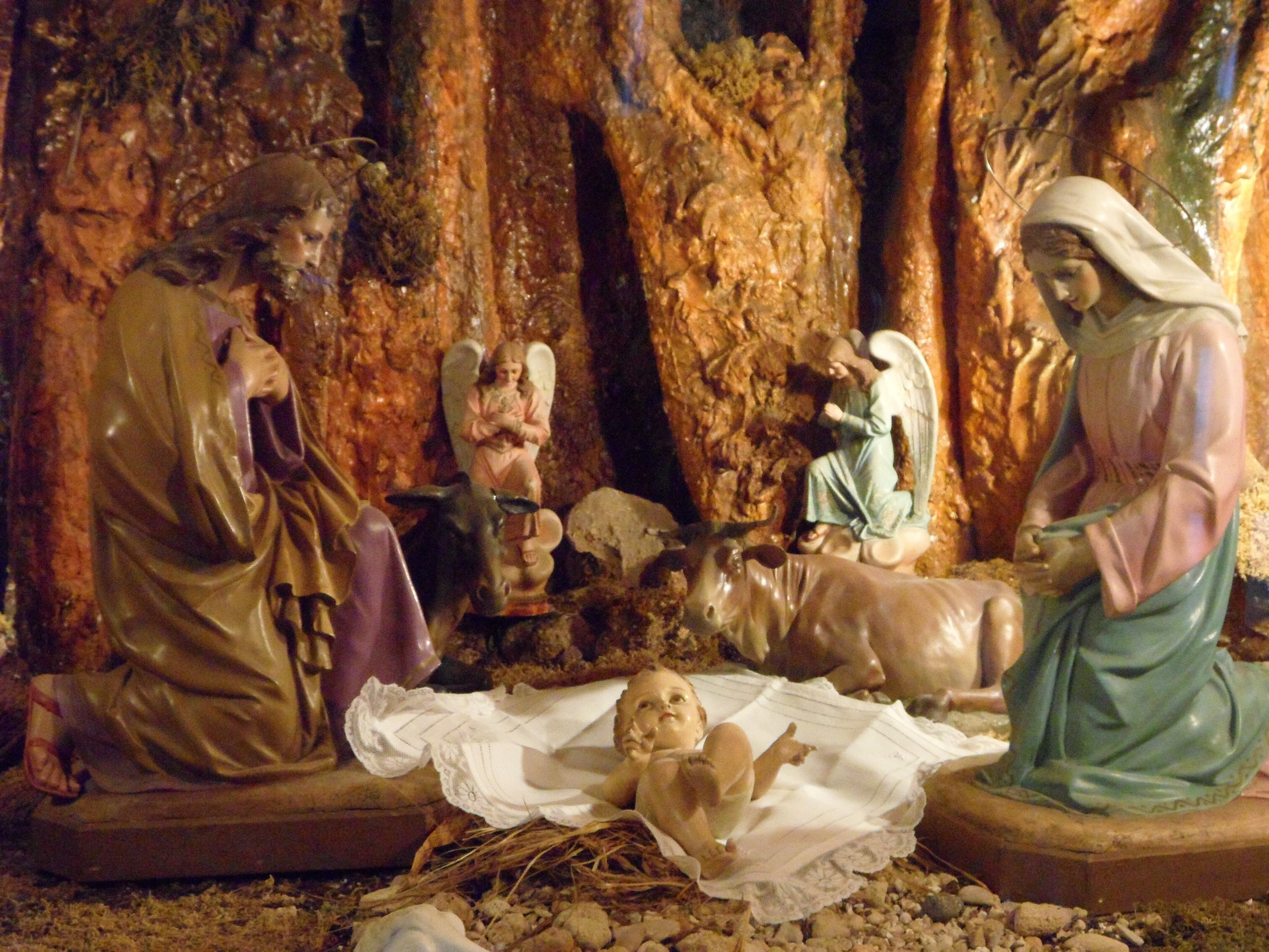 focused, santon, lighted, nativity scene, statue, figurine, jesus, 4K, christ, maria, art and craft, advent, male likeness, tree, place of pilgrimage, HD Wallpaper