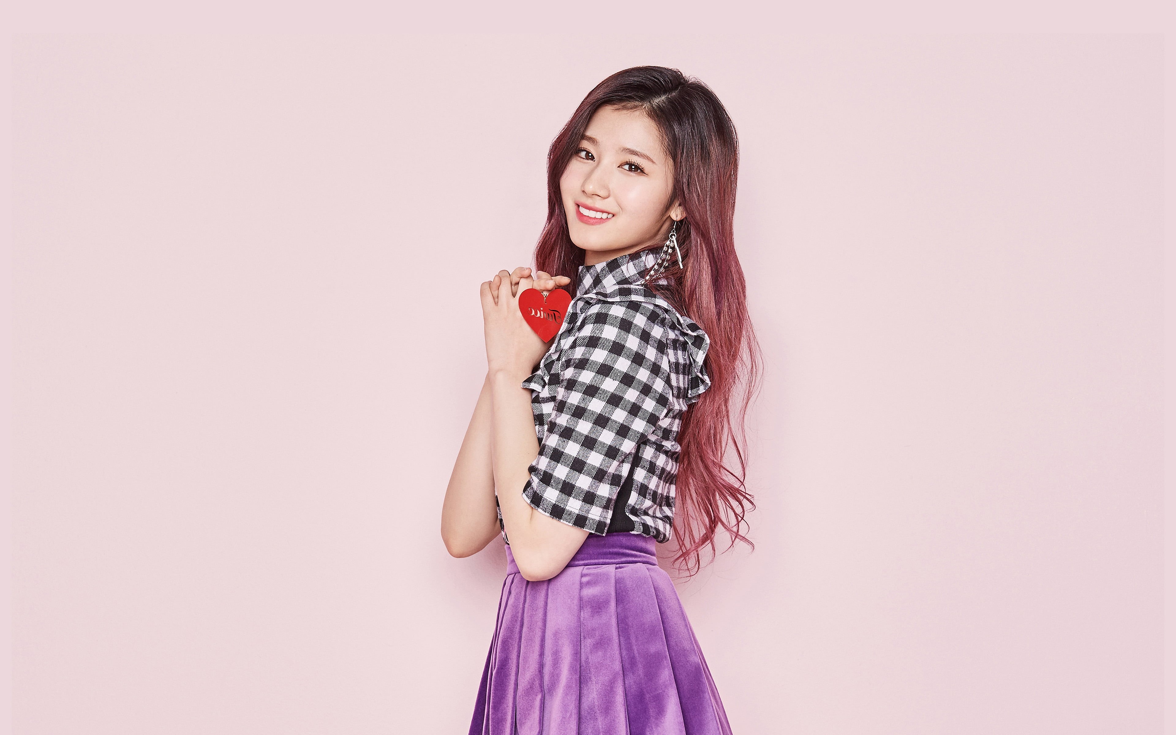 twice, happiness, teeth, toothy smile, beauty, studio shot, fashion, glamour, smiling, beautiful woman, one person, portrait, pink, indoors, asian, emotion, HD Wallpaper