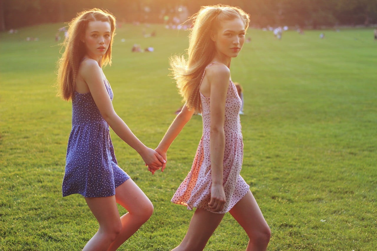 friendship, grass, positive emotion, girls, females, togetherness, twins, 720P, two people, innocence, happiness, leisure activity, childhood, bonding, HD Wallpaper