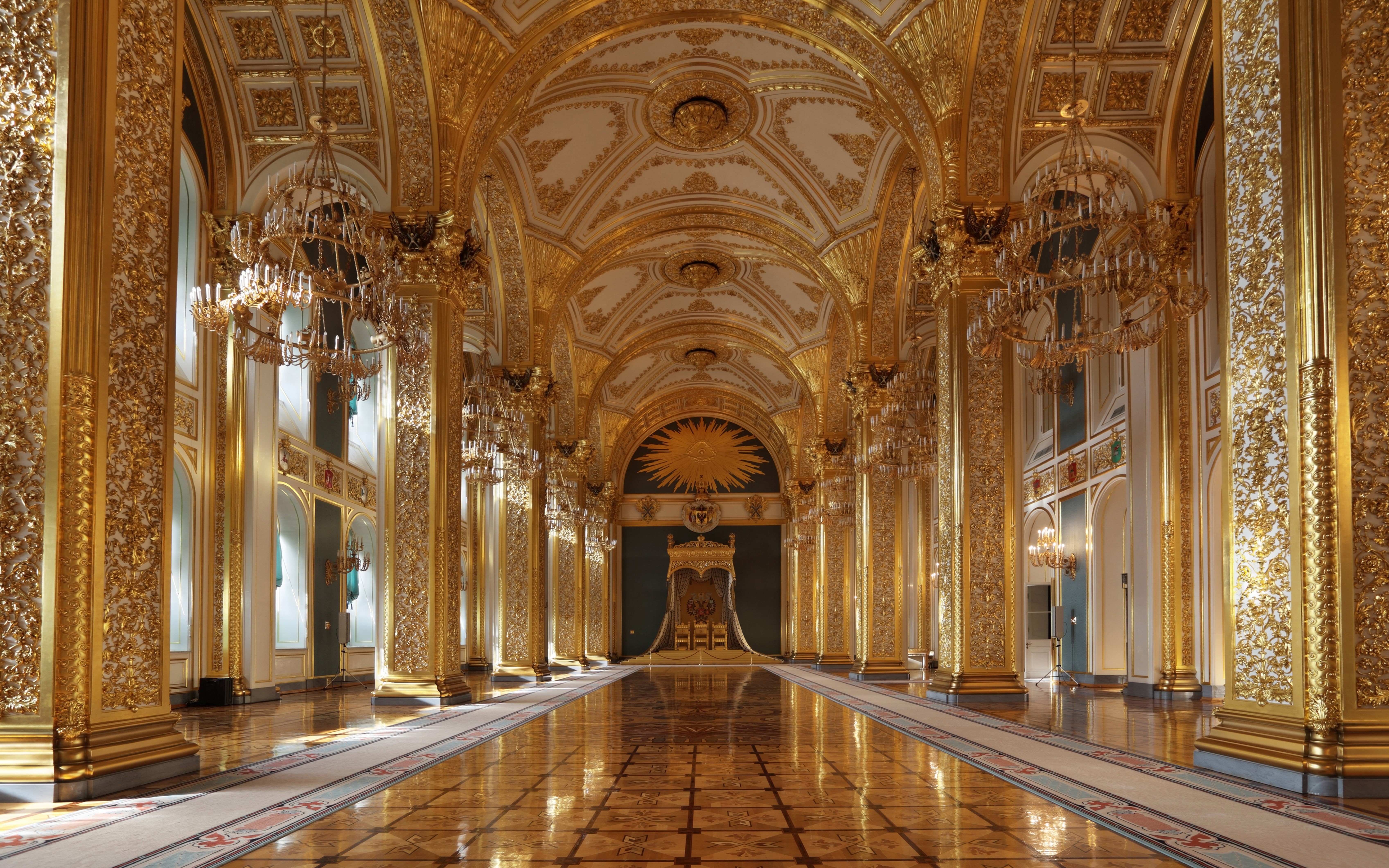grand, pew, luxury, spirituality, 5K, religion, indoors, travel destinations, throne, room, place of worship, diminishing perspective, history, architectural column, HD Wallpaper