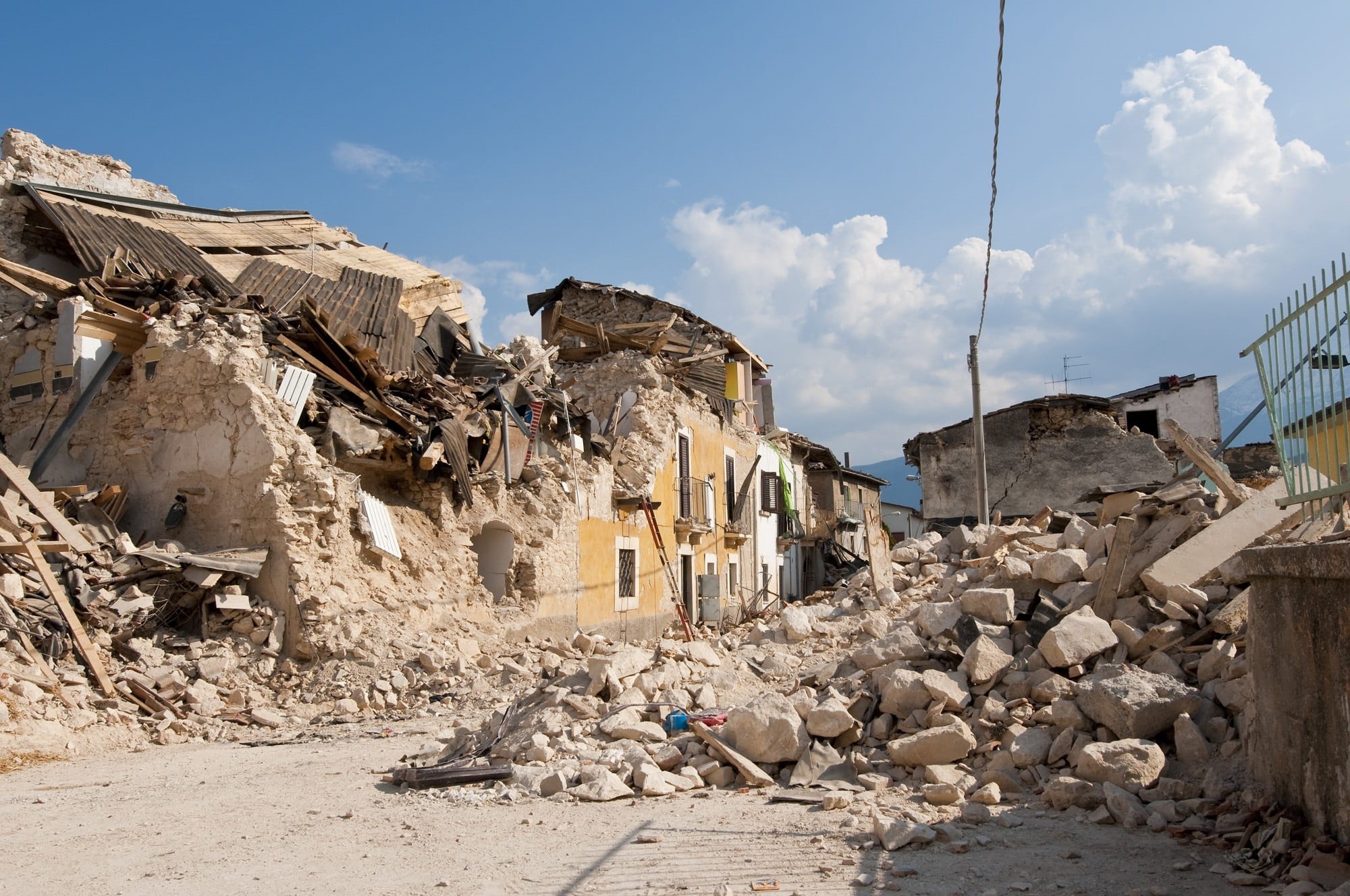 house, rubble, built structure, solid, demolished, glimpse, historical centre, ruined, history, broken, breaking, onna, white, earthquake, cloud - sky, HD Wallpaper