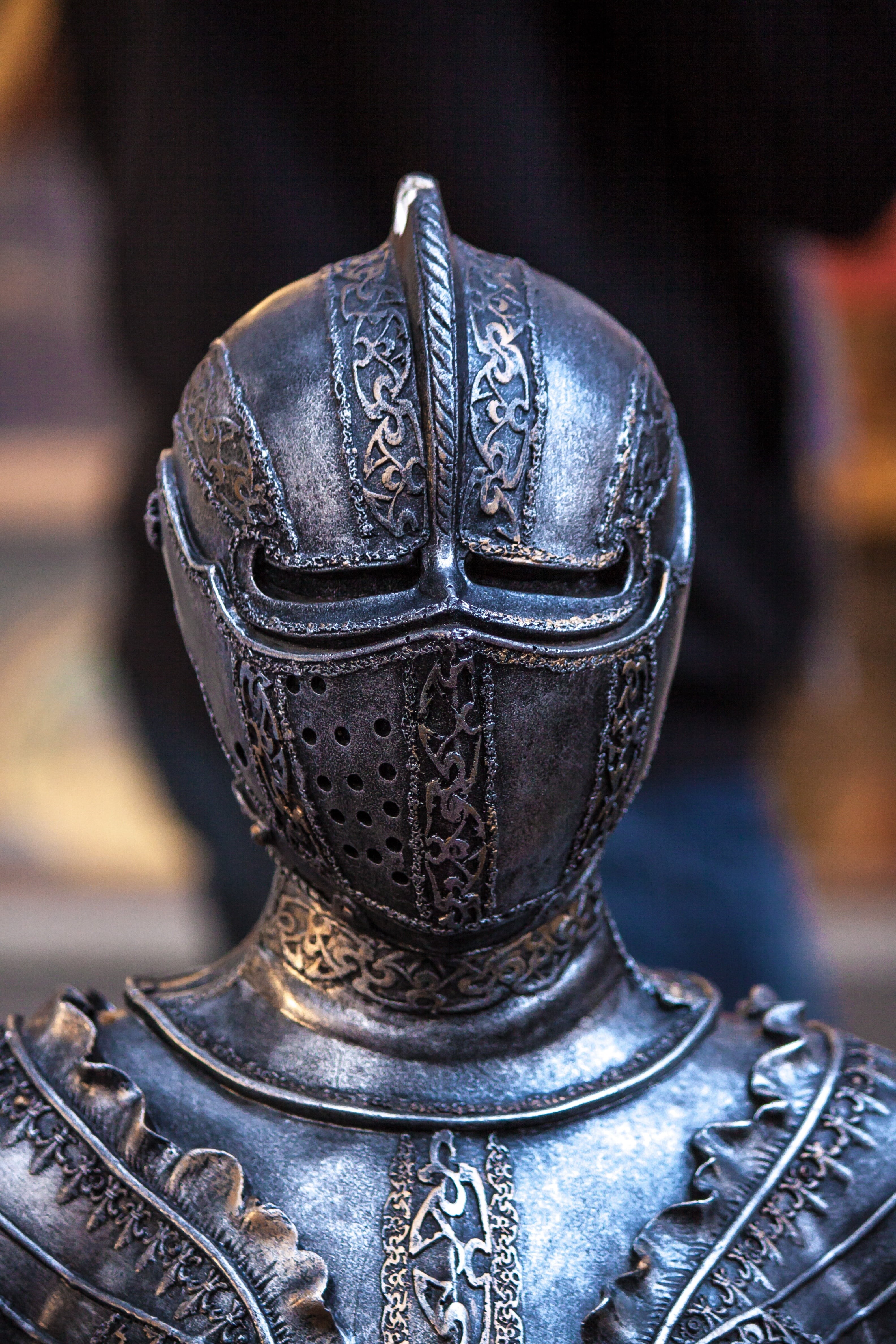 closeup, iron, no people, royalty, silver colored, chevalier, armor, architecture, metalwork, suit of armor, 4K, leather, history, blue, art and craft, Phone HD Wallpaper