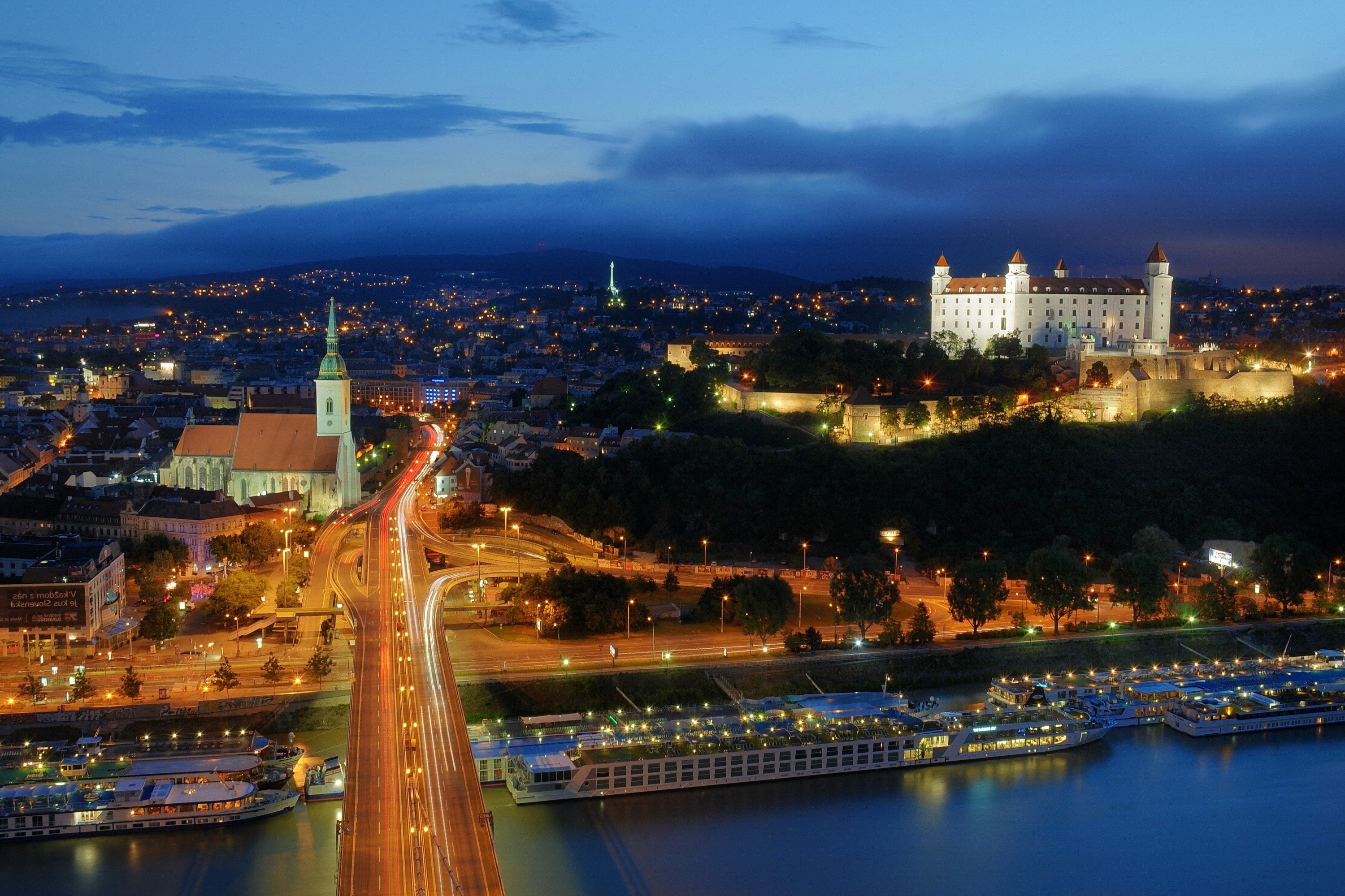 night, Cityscape, Slovakia, 2K, water, Lights, ship, Birds Eye View, clouds, tower, Bratislava, river, castle, Long Exposure, church, architecture, bridge, HD Wallpaper