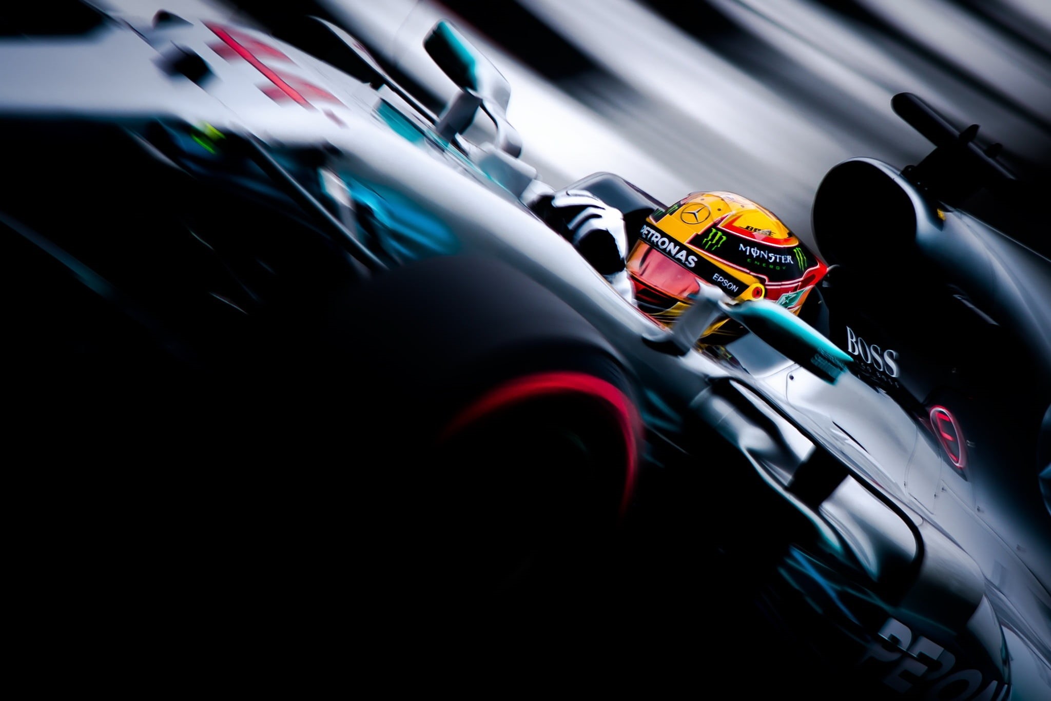 F1 British Grand Prix, city, Silverstone, competition, no people, outdoors, high angle view, land vehicle, mode of transportation, motor vehicle, blurred motion, HD Wallpaper