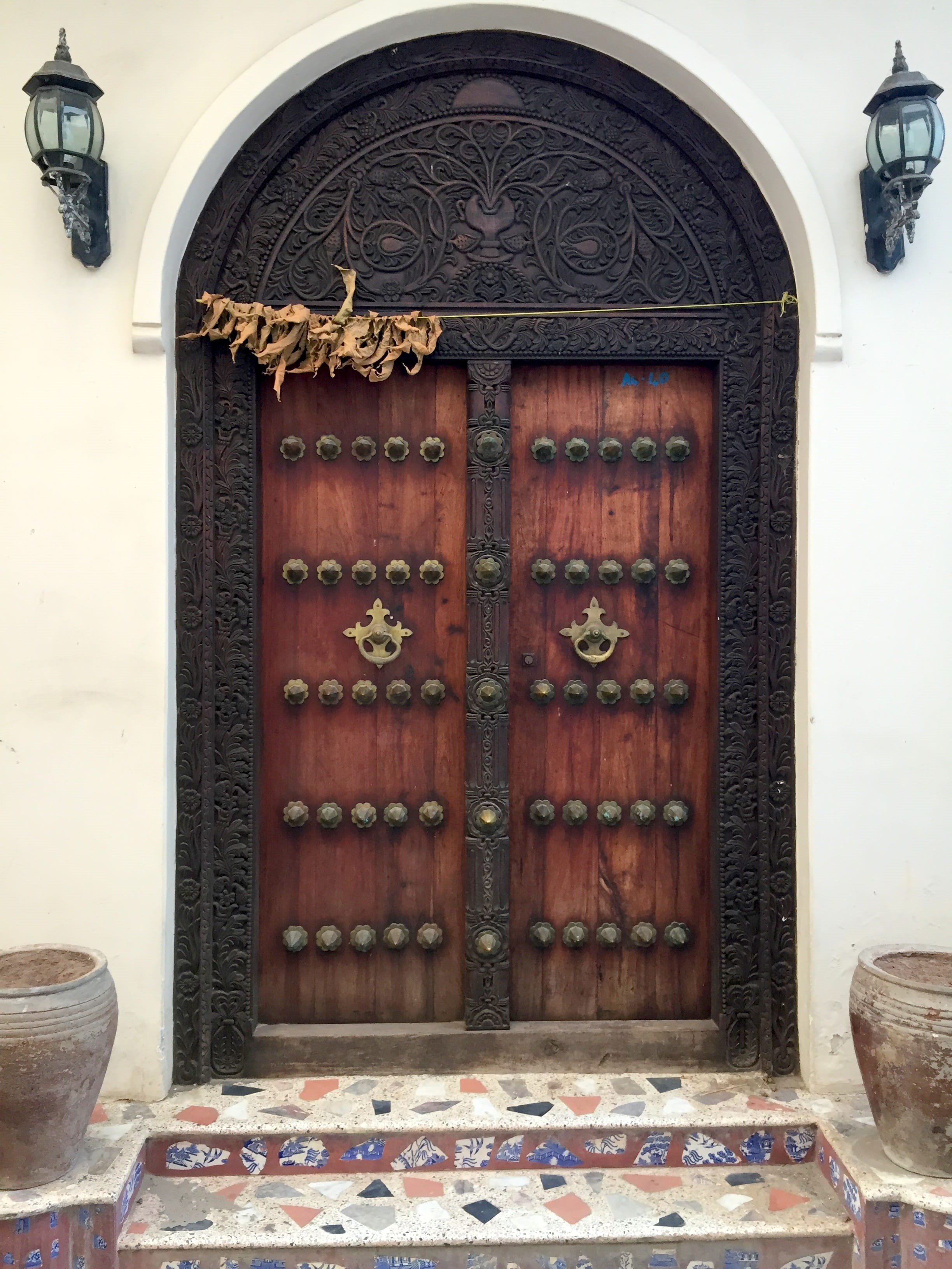 safety, floral pattern, ornate, decoration, place of worship, africa, ancient, exterior, arch, antique, craft, belief, 2K, door, wooden, aged, old, pattern, Phone HD Wallpaper