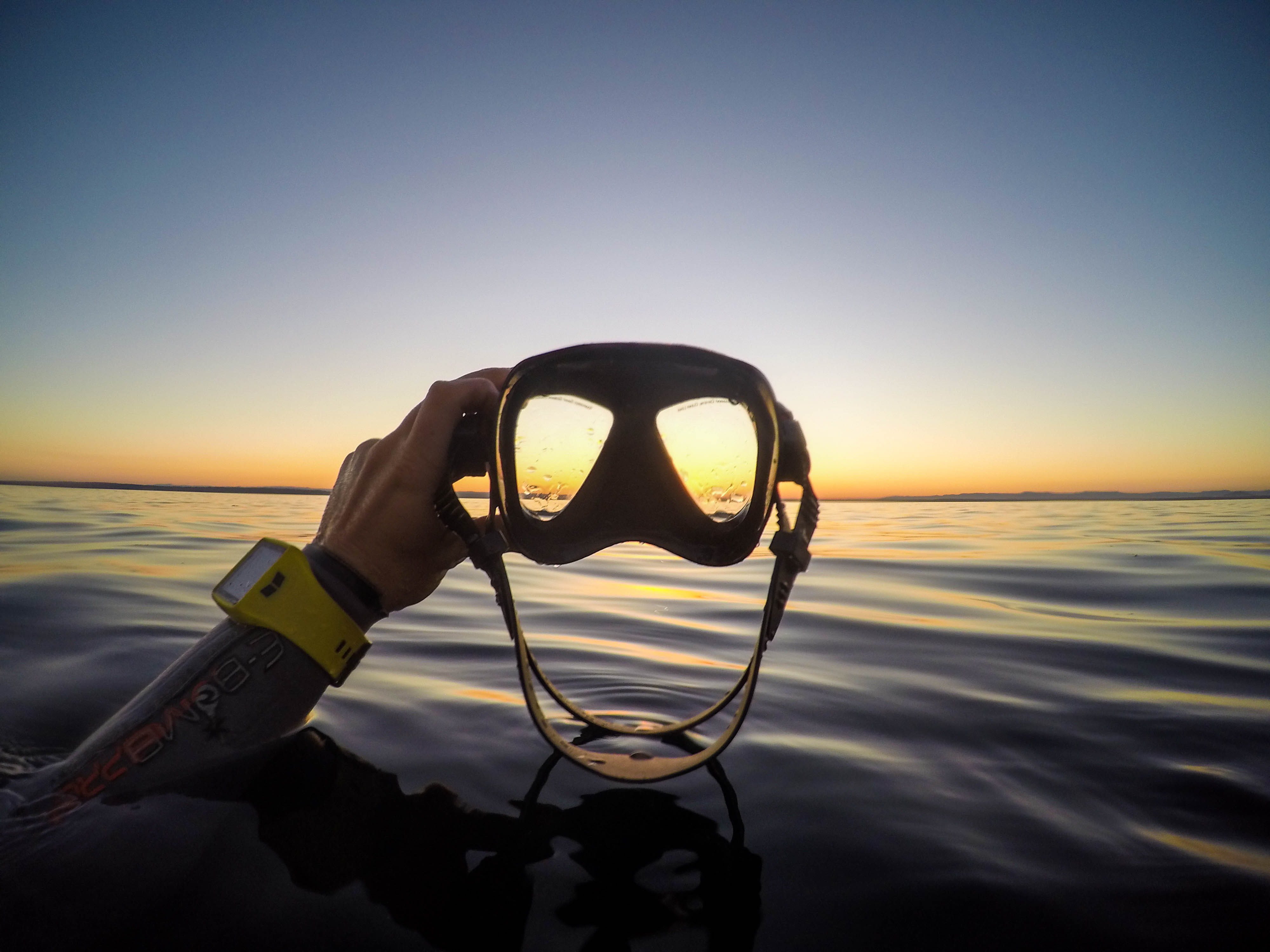 sky, glasses, horizon over water, horizon, tranquility, scenics - nature, 4K, copy space, diving, tranquil scene, outdoors, ocean view, personal accessory, HD Wallpaper