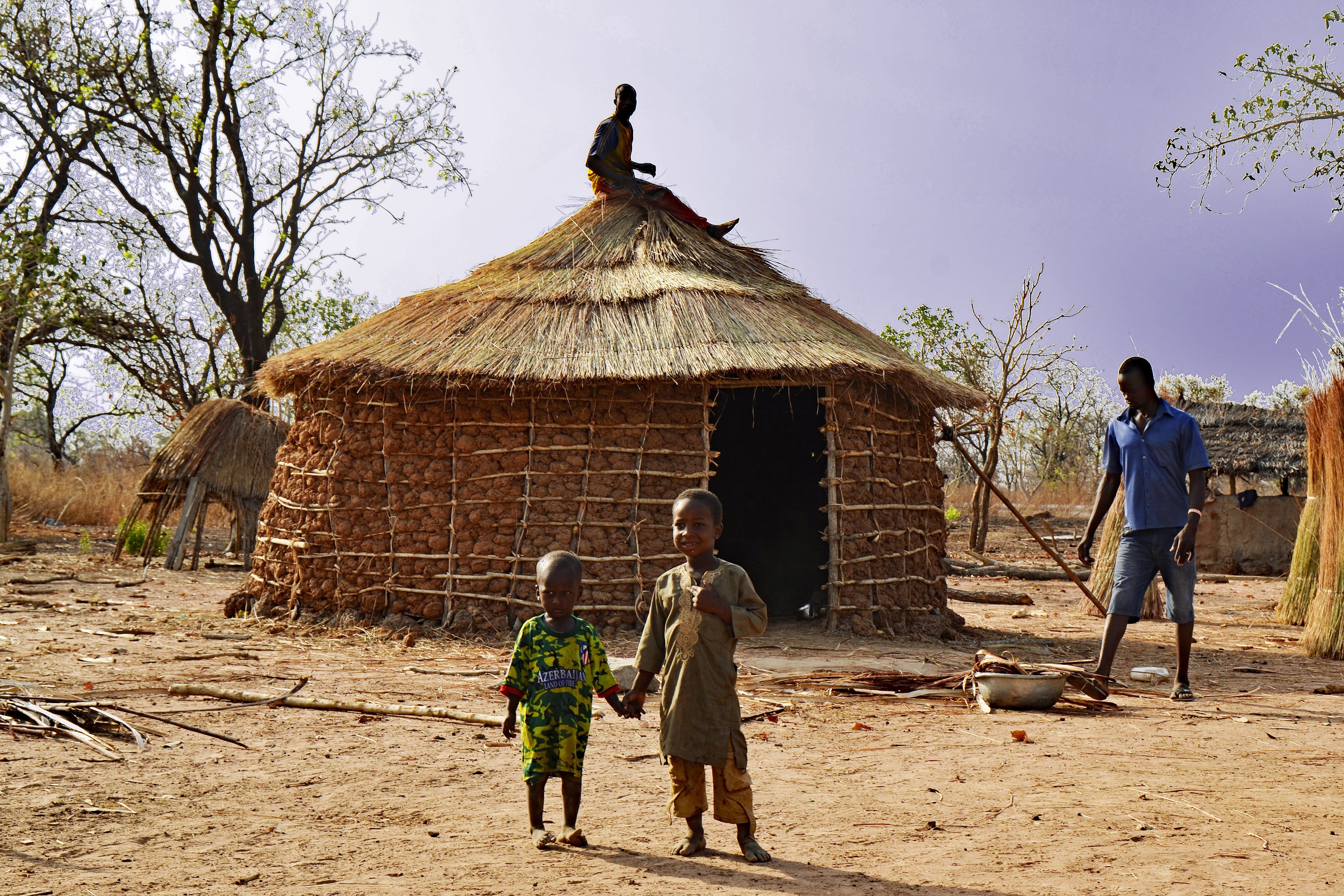 offspring, child, Ghana, live, males, two people, architecture, West Africa, rear view, traditionally, plant, togetherness, human, hut, 4K, women, people, HD Wallpaper