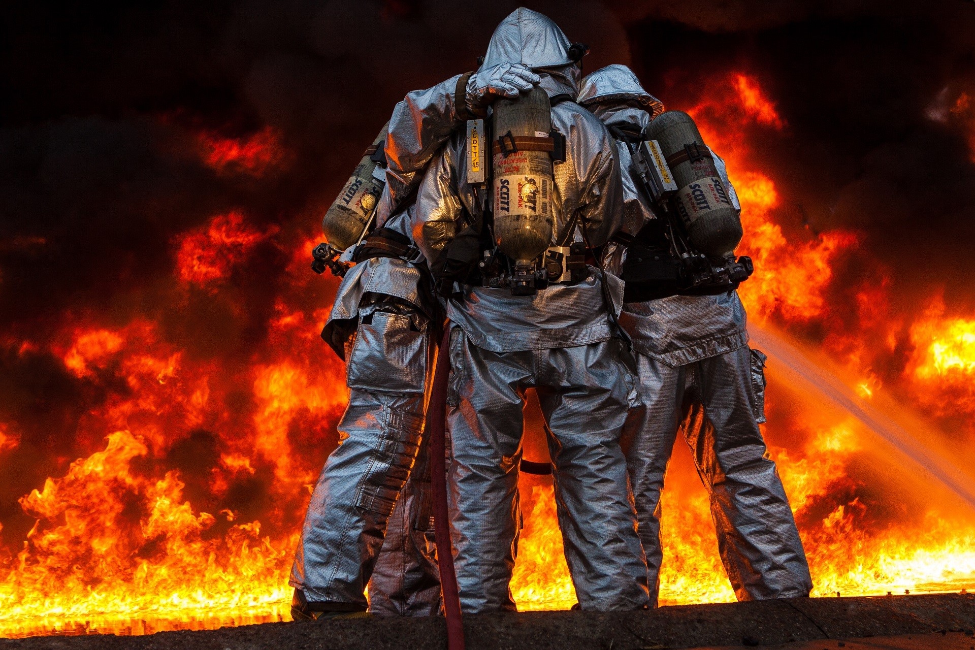 firefighters, service, accidents and disasters, 1080P, spray, security, helmet, live, equipment, job, fireman, training, nozzle, firemen, risk, controlled, HD Wallpaper