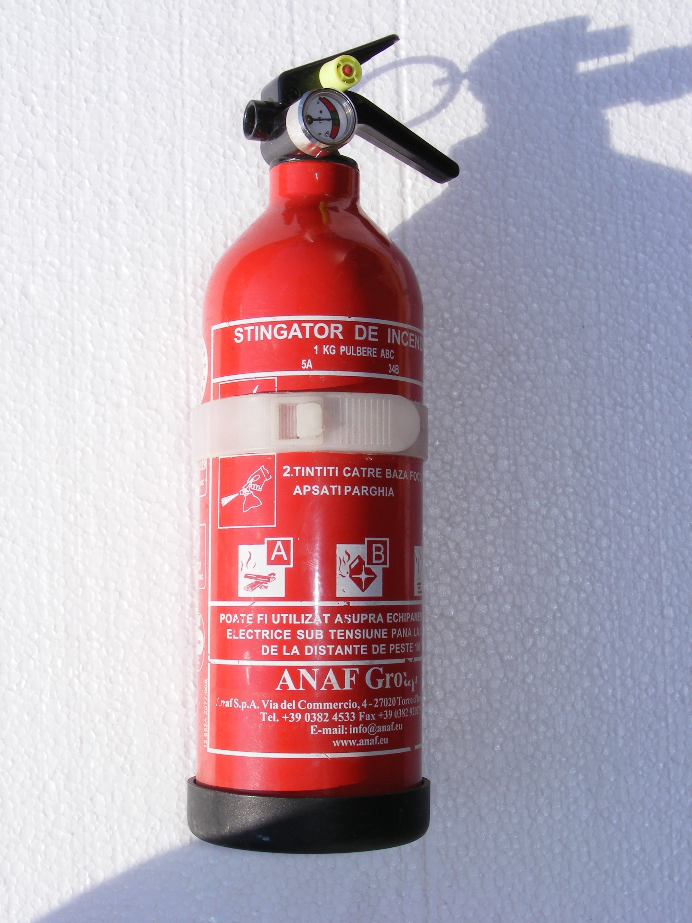hydrant, metal, 911, disaster, single object, firefighter, fire extinguisher, precaution, fireman, sign, heat, indoors, emergency equipment, chemical, fire, Phone HD Wallpaper