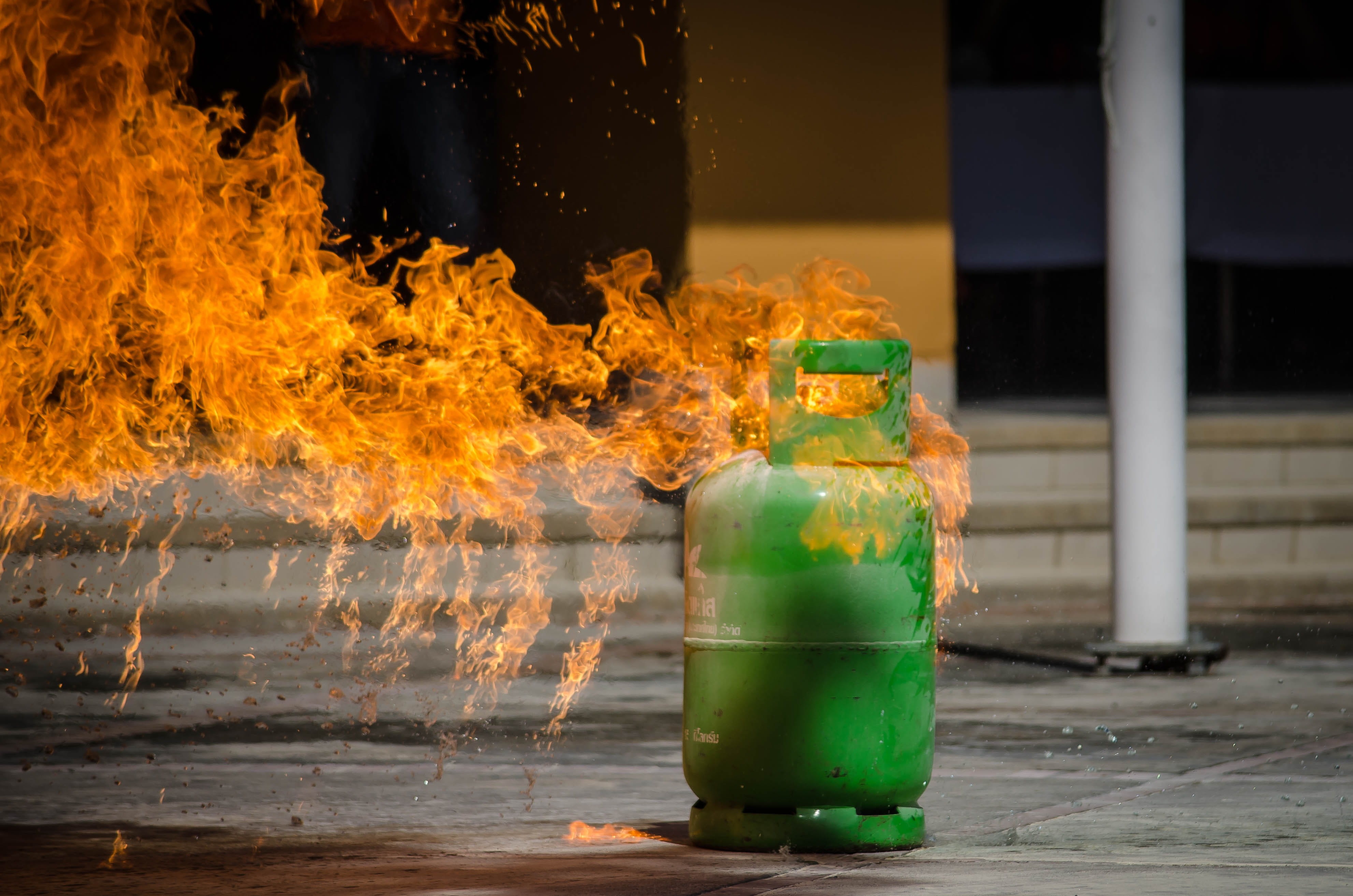 background, vector, sign, icon, motion, no people, green color, architecture, building exterior, day, extinguisher, warning sign, fire, pressureized, flame, HD Wallpaper