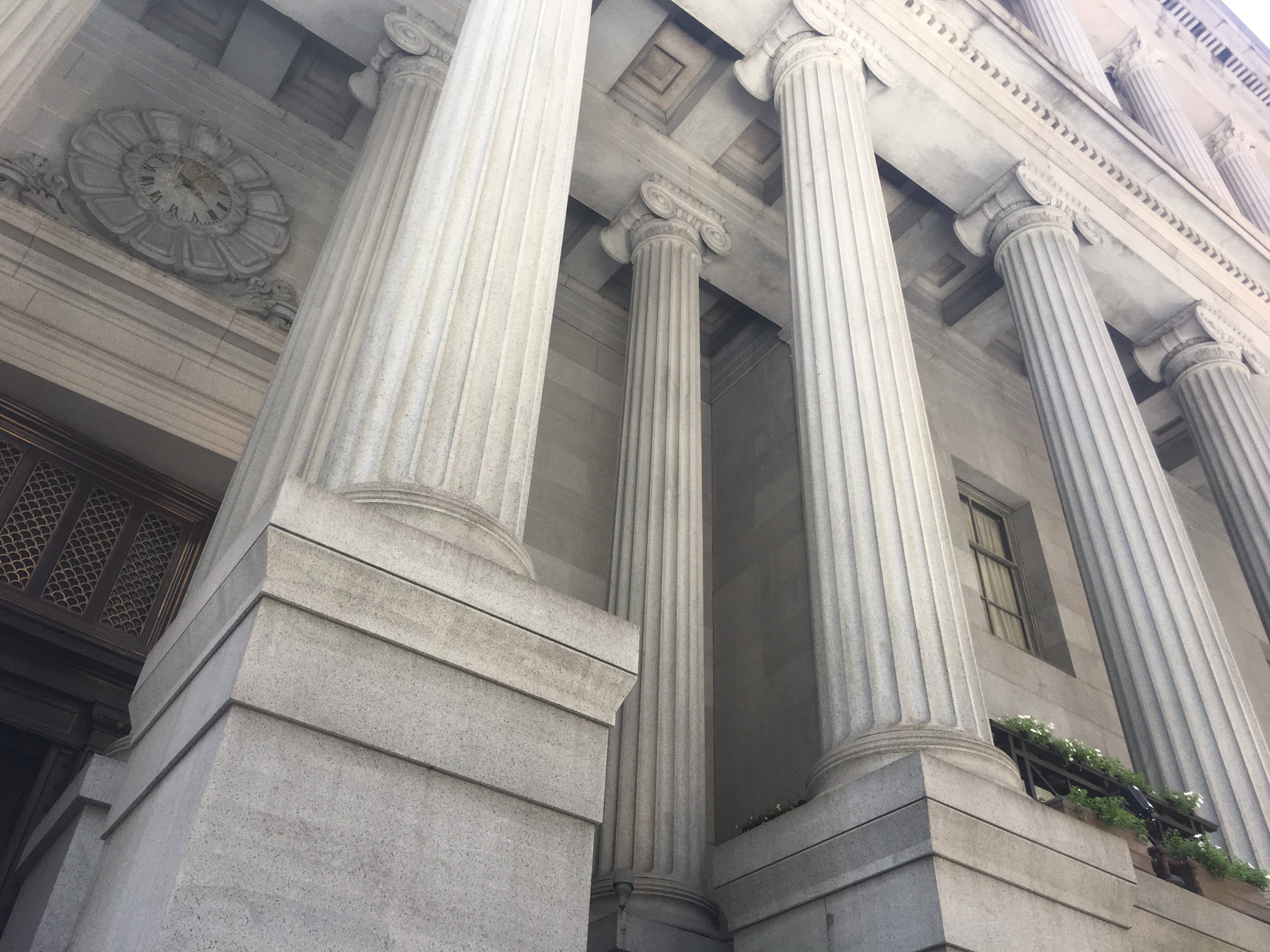 no people, 4K, low angle view, Architecture, day, built structure, classical style, architectural column, ornate, justice - concept, neo-classical, history, HD Wallpaper