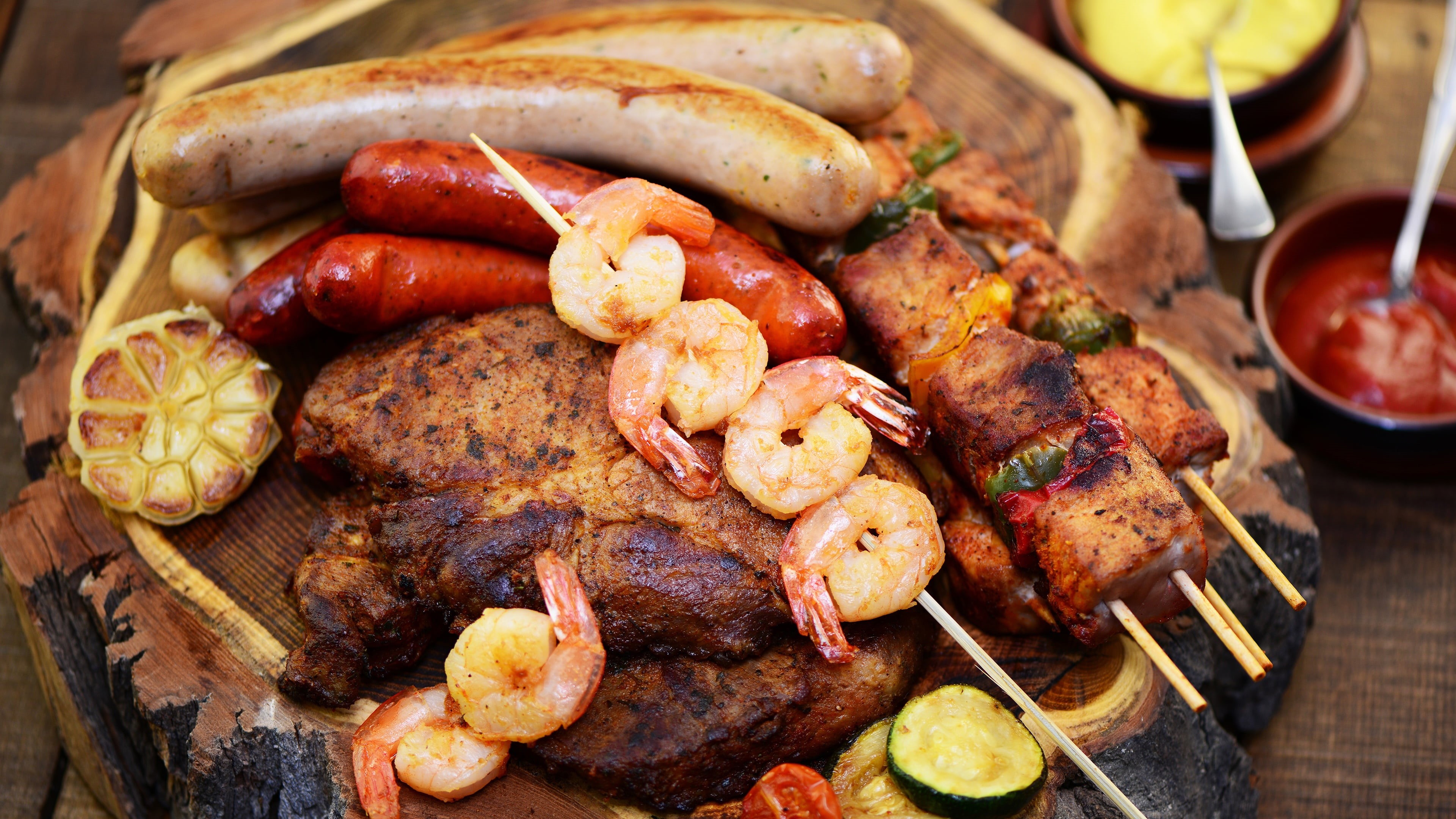 meal, kielbasa, 4K, souvlaki, shashlik, wellbeing, animal source foods, no people, food, prawn, healthy eating, kebab, shrimp, high angle view, mixed grill, HD Wallpaper