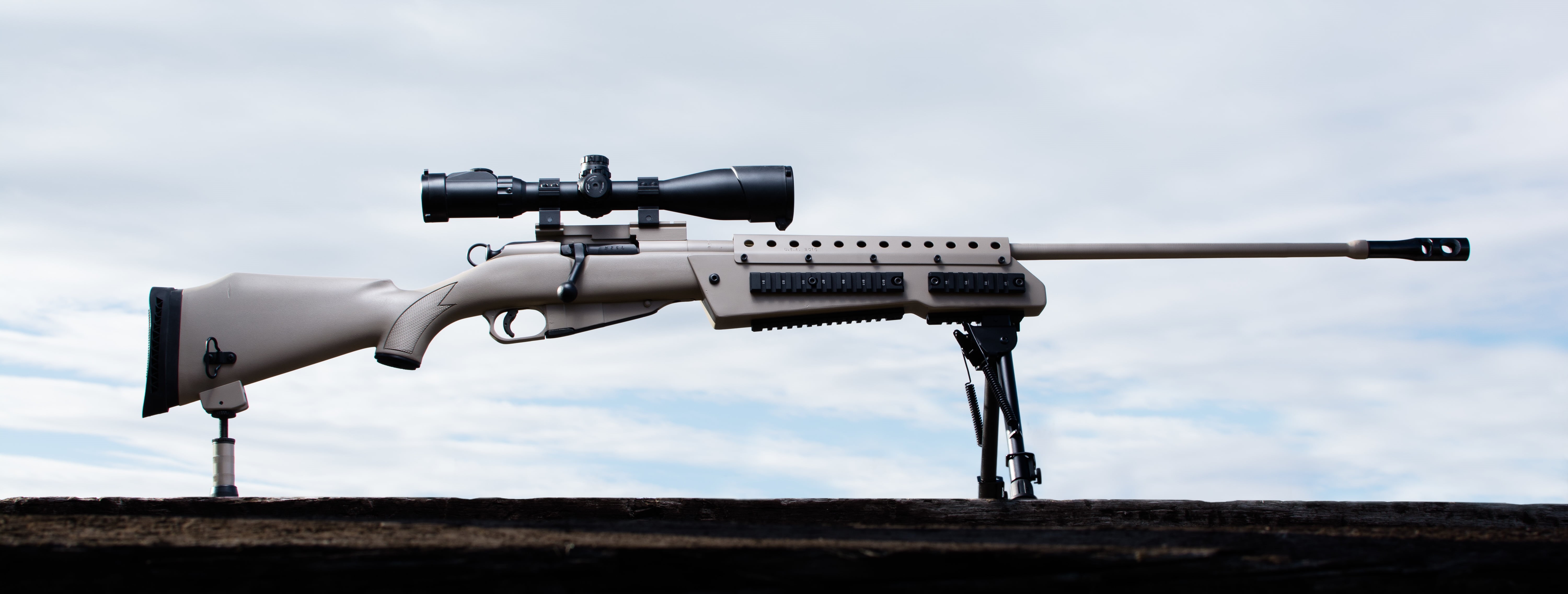communication, steel, outdoors, cloud - sky, security, fighting, side view, architecture, conflict, machine gun, rifle, day, no people, weapons, military, HD Wallpaper