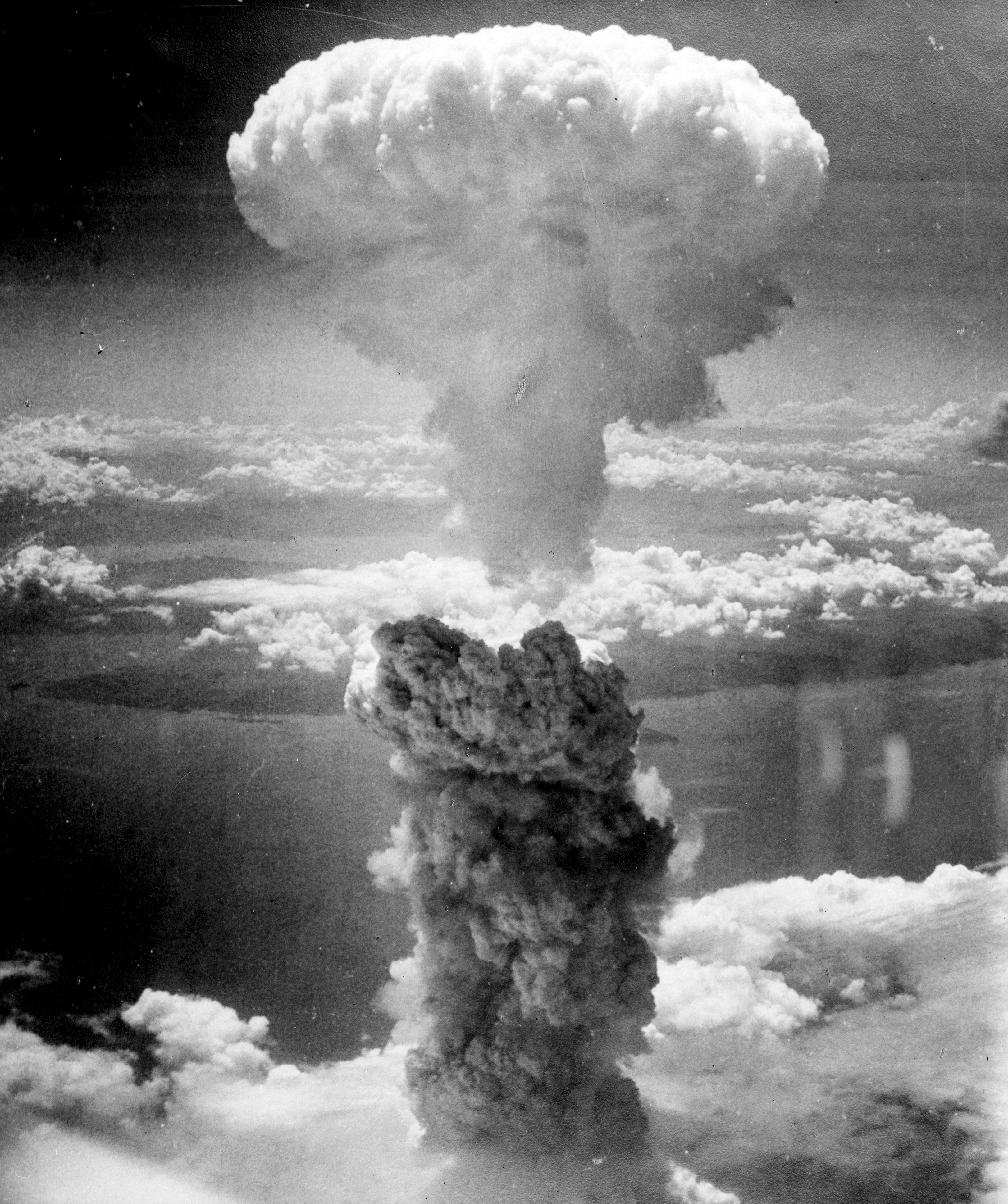 atomic bomb, mushroom, exploding, cloud, photo, sky, environment, communication, pollution, emitting, no people, weapons of mass destruction, explosion, Phone HD Wallpaper