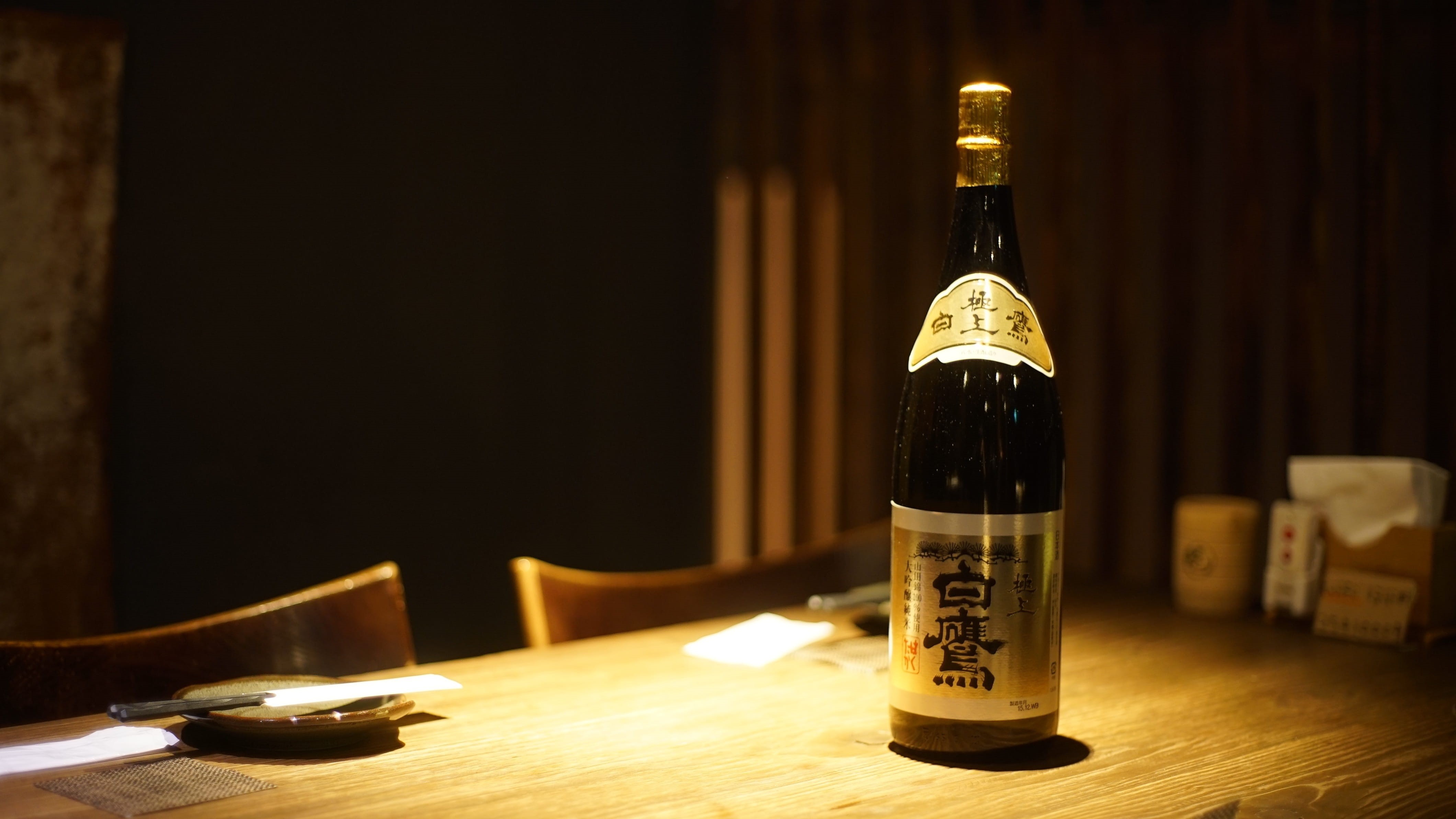 alcohol, bottle, wine Bottle, table, glass, still life, brown, wine, glass - material, Cuisine, light, refreshment, dark, drinking glass, Wind, and the wind, HD Wallpaper