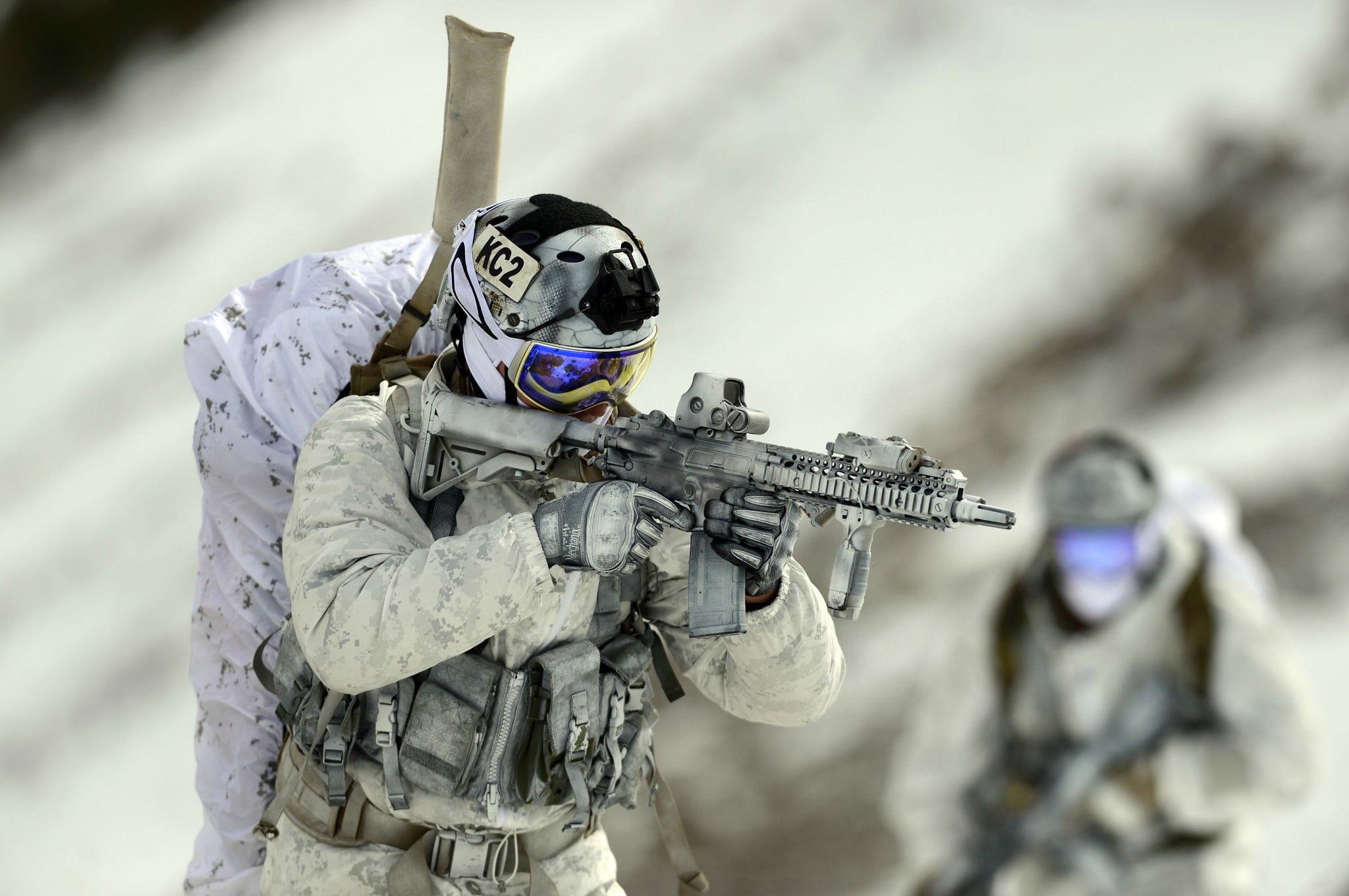 clothing, government, weapons, soldiers, 1080P, combat, headwear, armed forces, weapon, military uniform, helmet, aiming, work helmet, people, safety, HD Wallpaper
