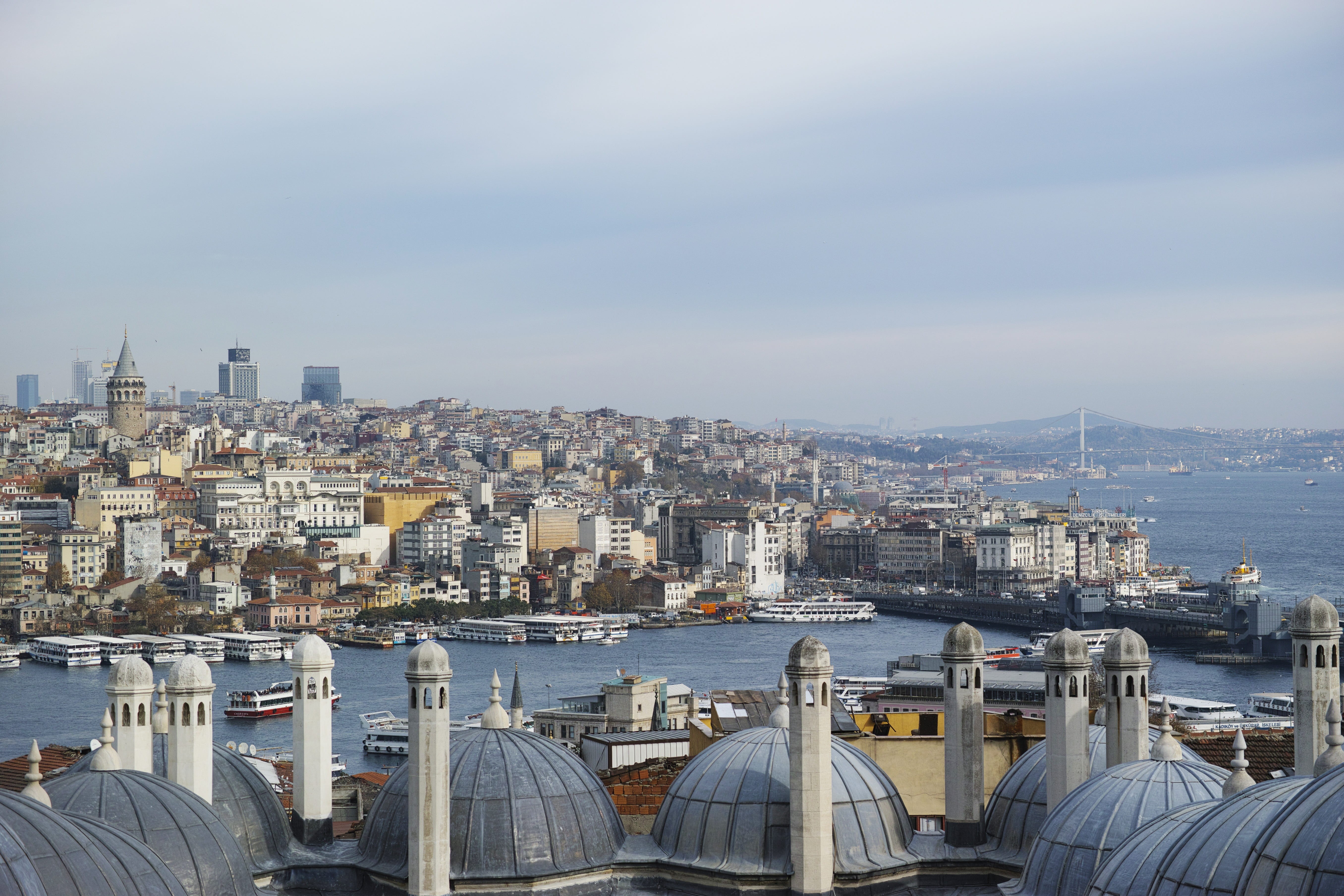 estuary, cloud, 5K, ship, sea, urban skyline, buildings, turkey, martyr, building, cityscape, environmental, office building exterior, morning, background, HD Wallpaper