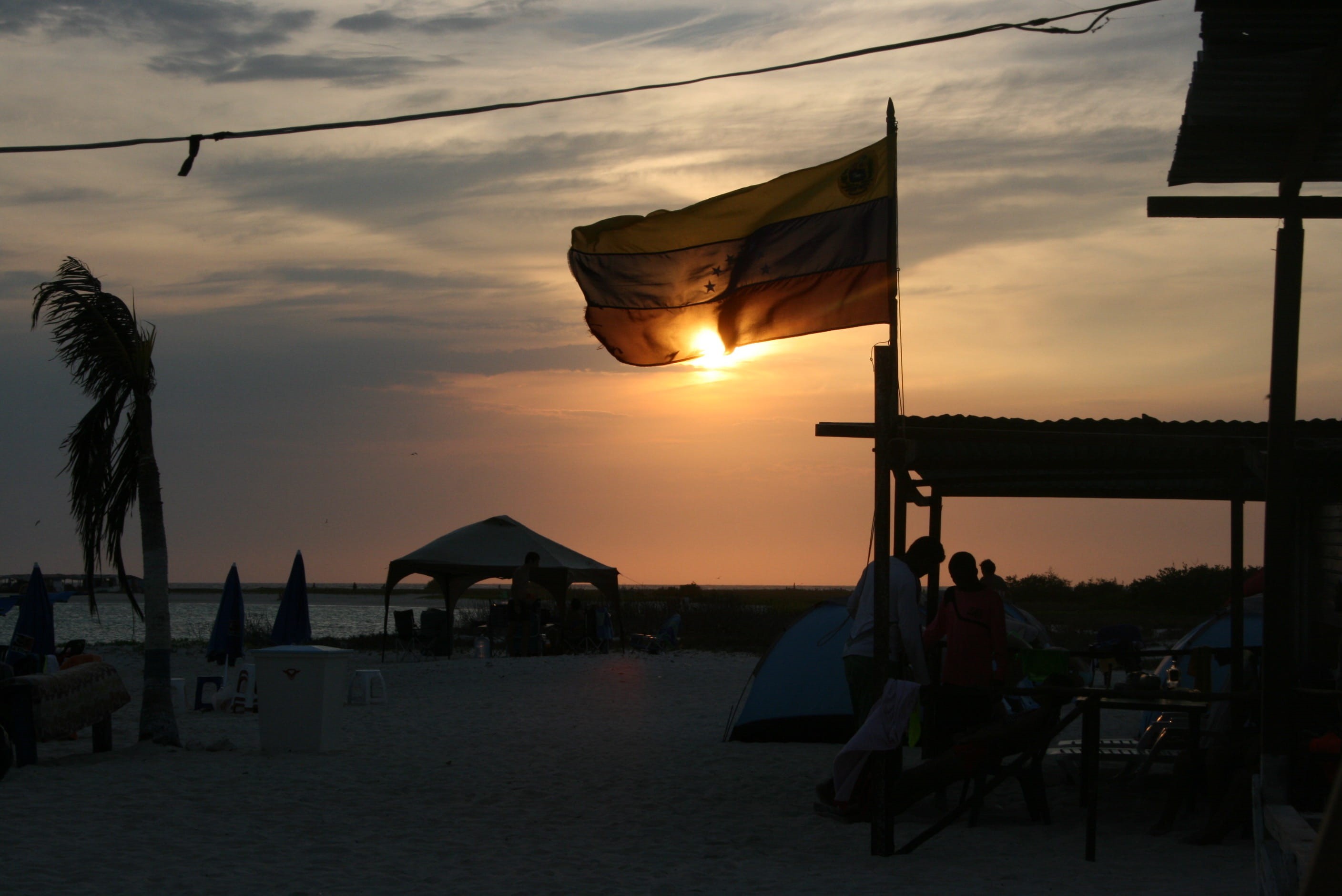 flag, 2K, scenics - nature, built structure, beauty in nature, sun, sunset, beach, venezuela, sky, cloud - sky, seat, sea, orange color, nature, southamerica, HD Wallpaper